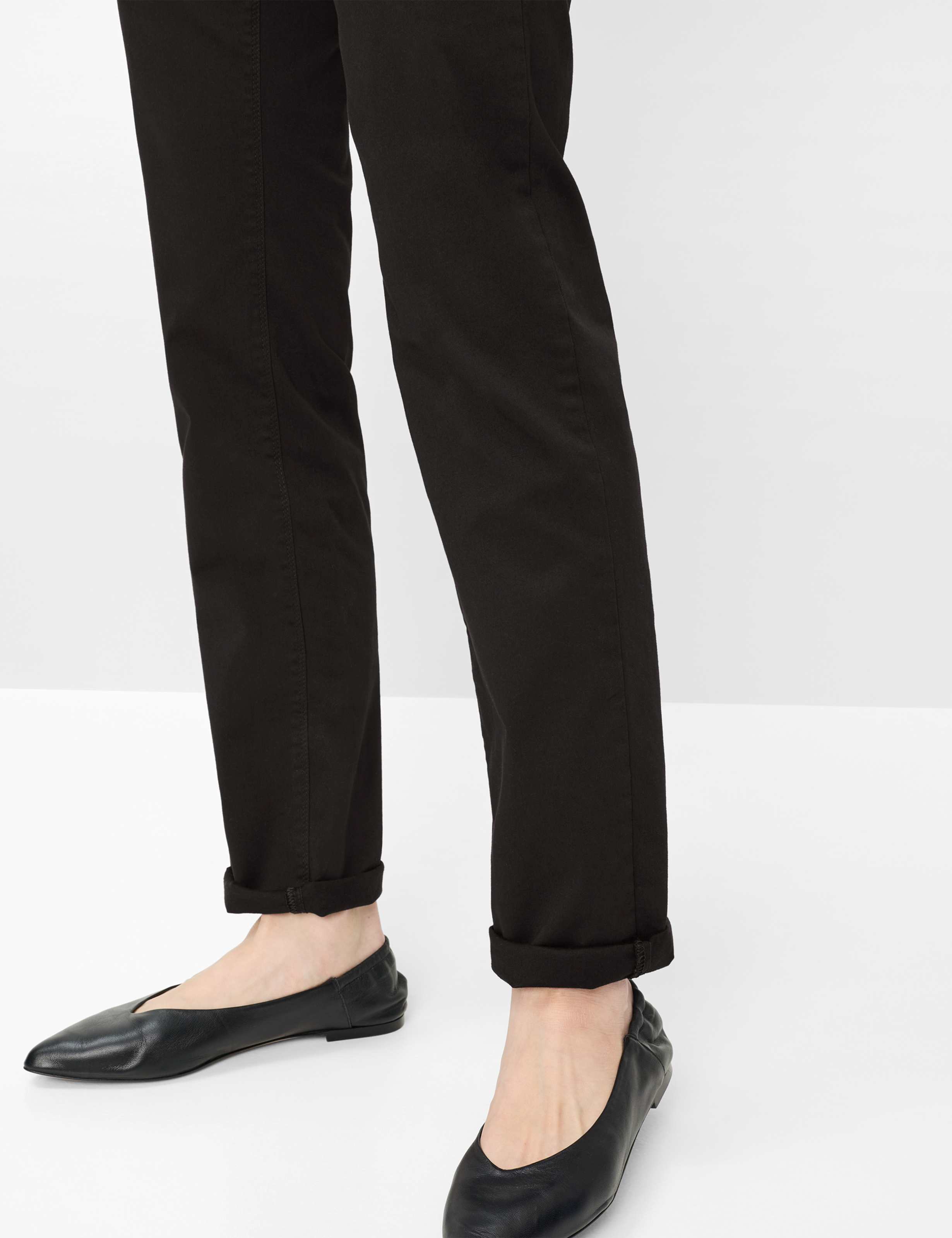 Women Style MARY Perma Black Regular Fit Detail 2