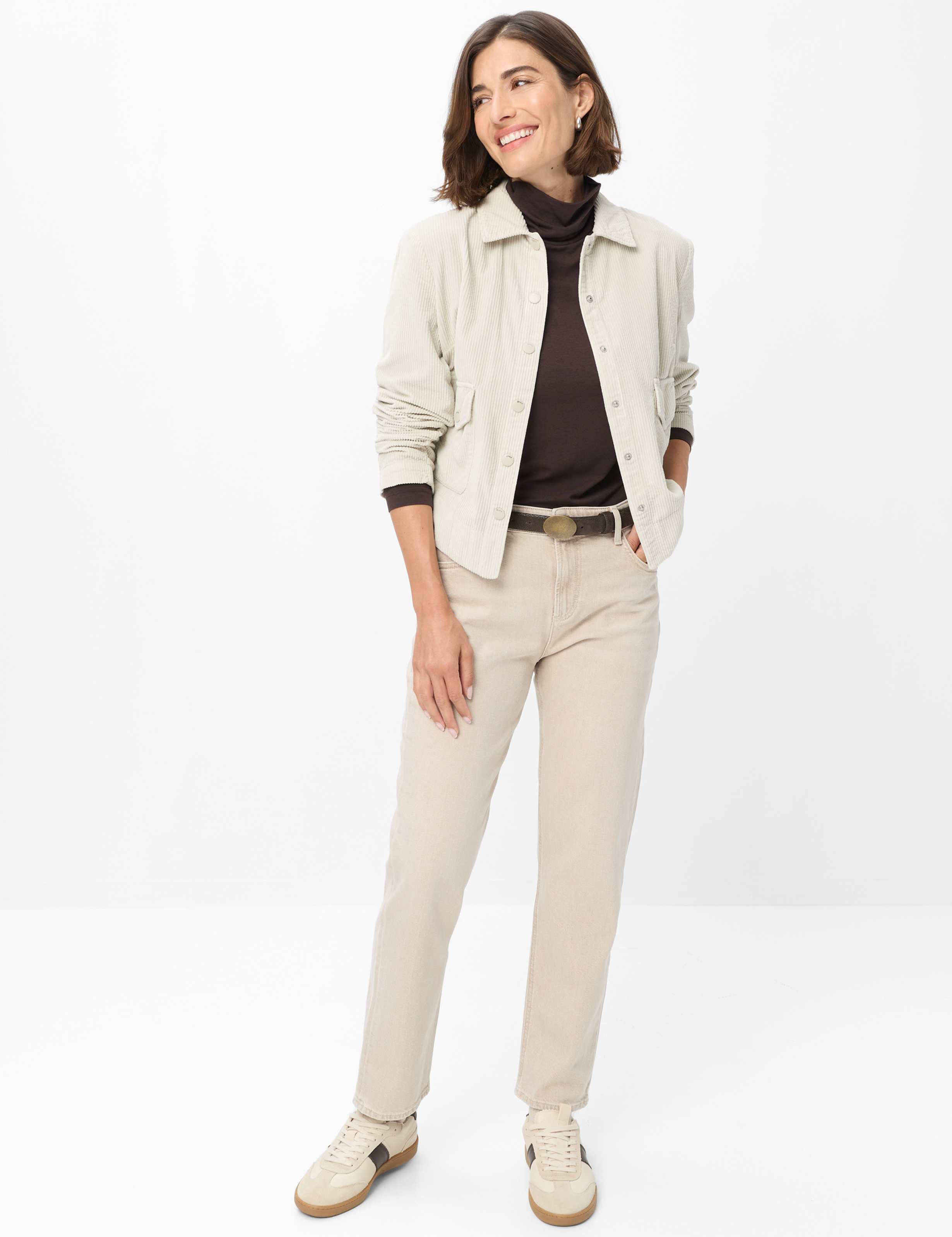 Women Style MADISON S Denim Light Beige Straight fit Model Outfit