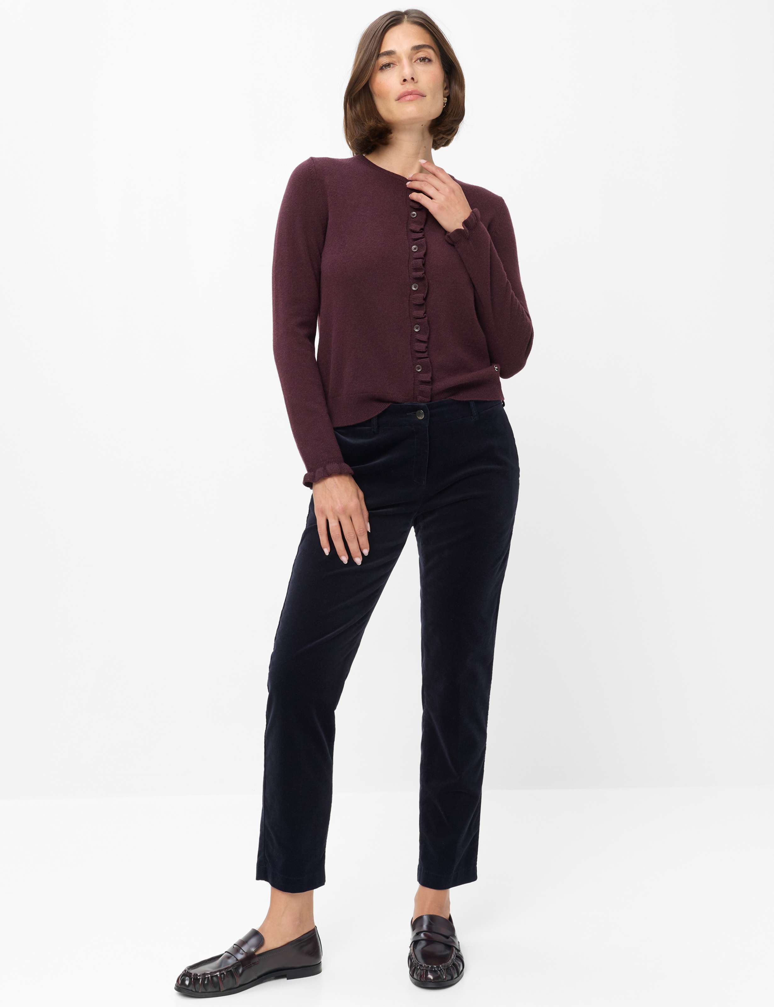Damen Style MARON S Dunkelblau Regular Fit Model Outfit