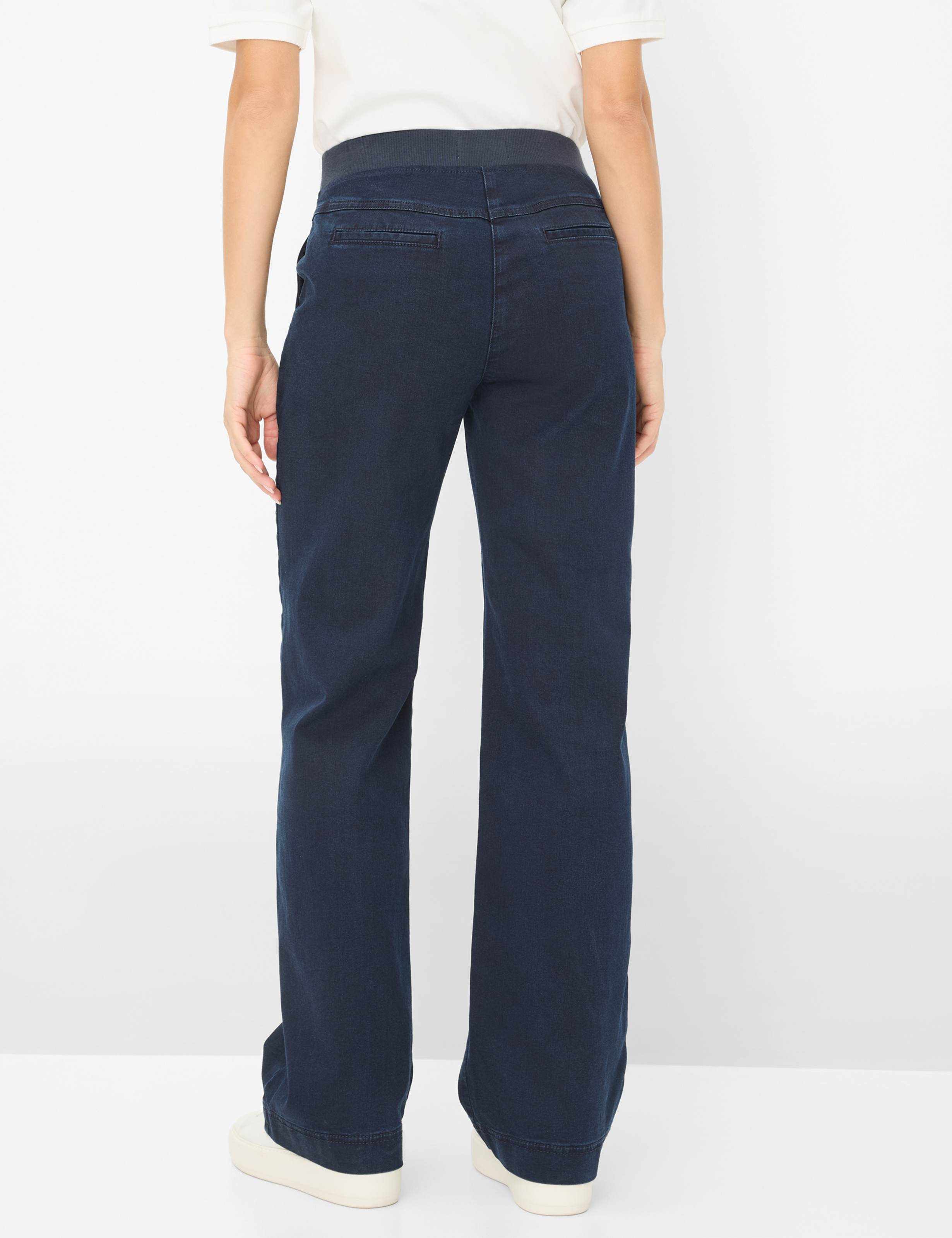 Thumbnail - Raphaela by Brax Damen Marlenehose Style PAM FLARED DARK BLUE, denim dunkelblau, Gr. 40K