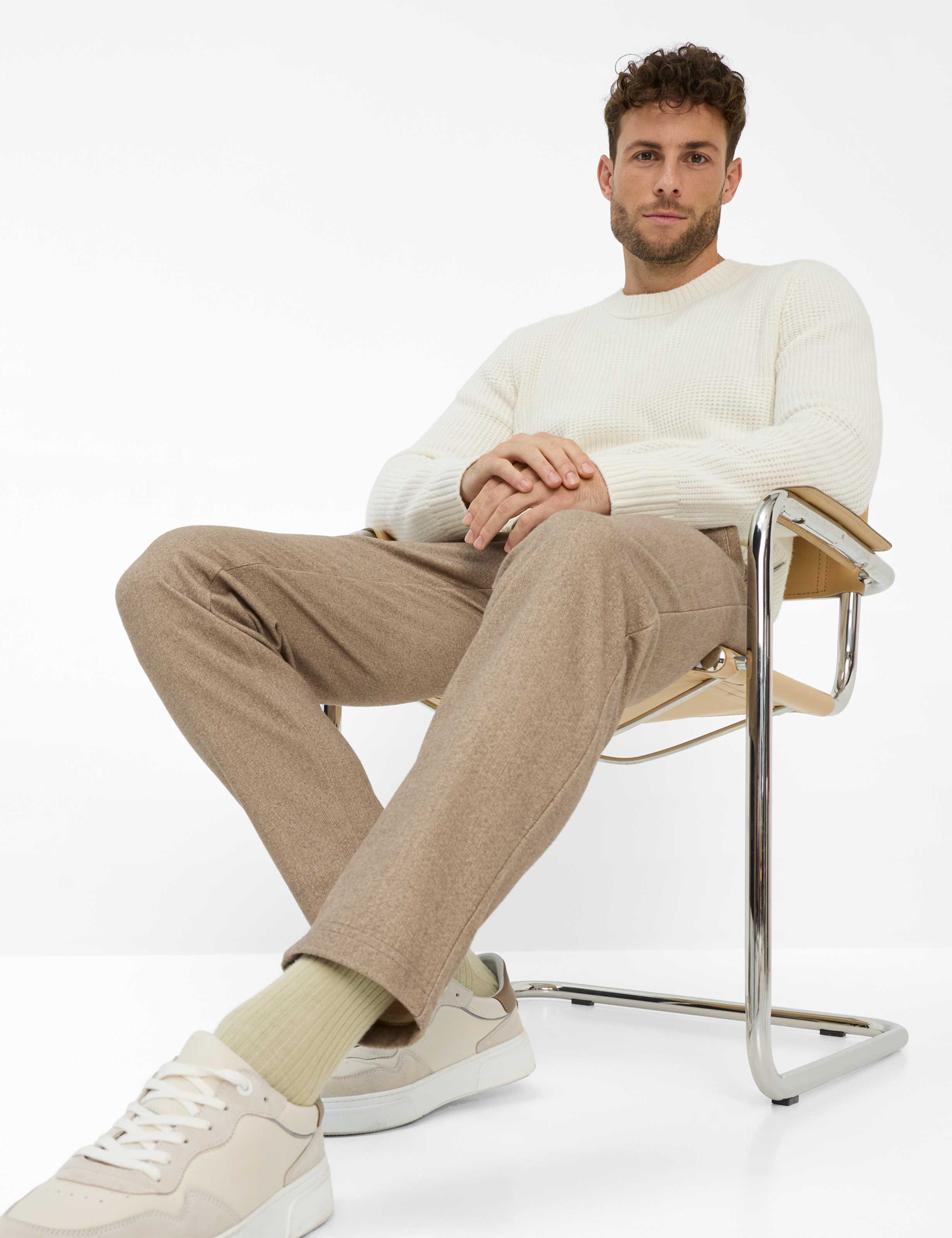 Herren Style PHIL Hellbraun Relaxed Fit Detail 1