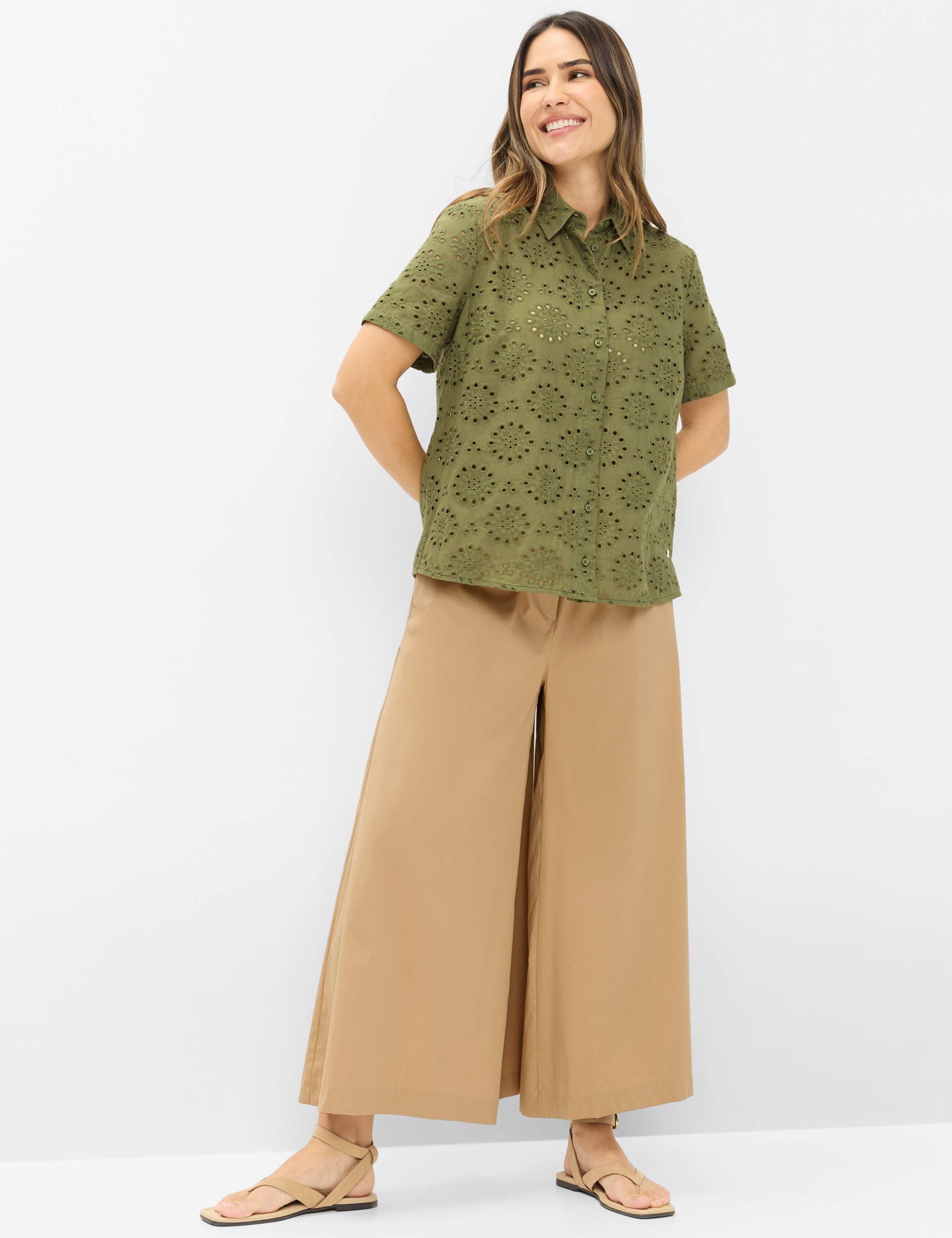 Dames Style VERA Groen - Olijf  Model outfit