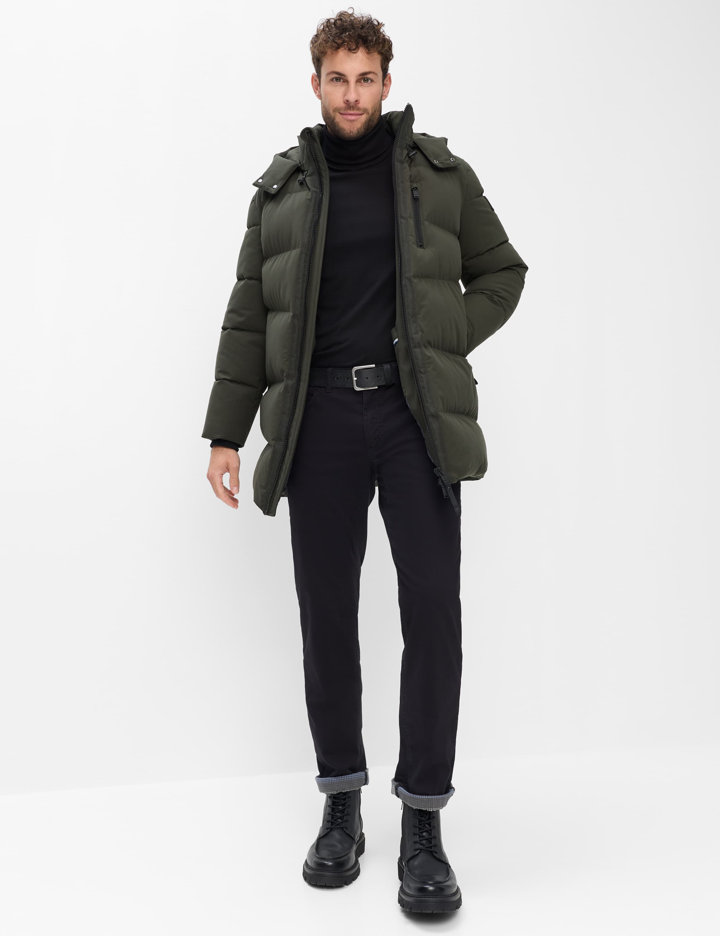 Homme Style COOPER TT Noir Regular Fit Tenue du mannequin
