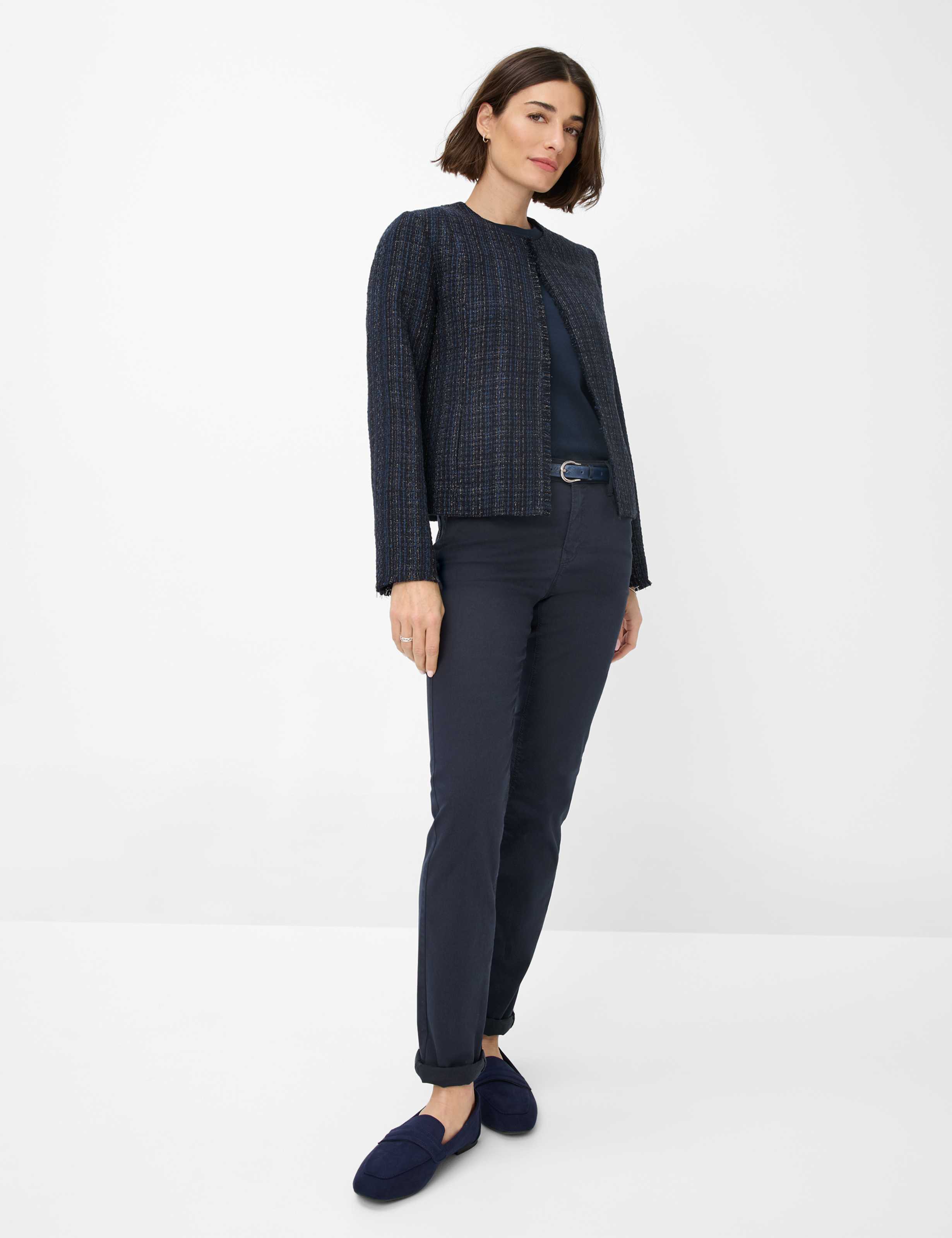 Femme Style MARY Bleu Permanent Regular Fit Tenue du mannequin