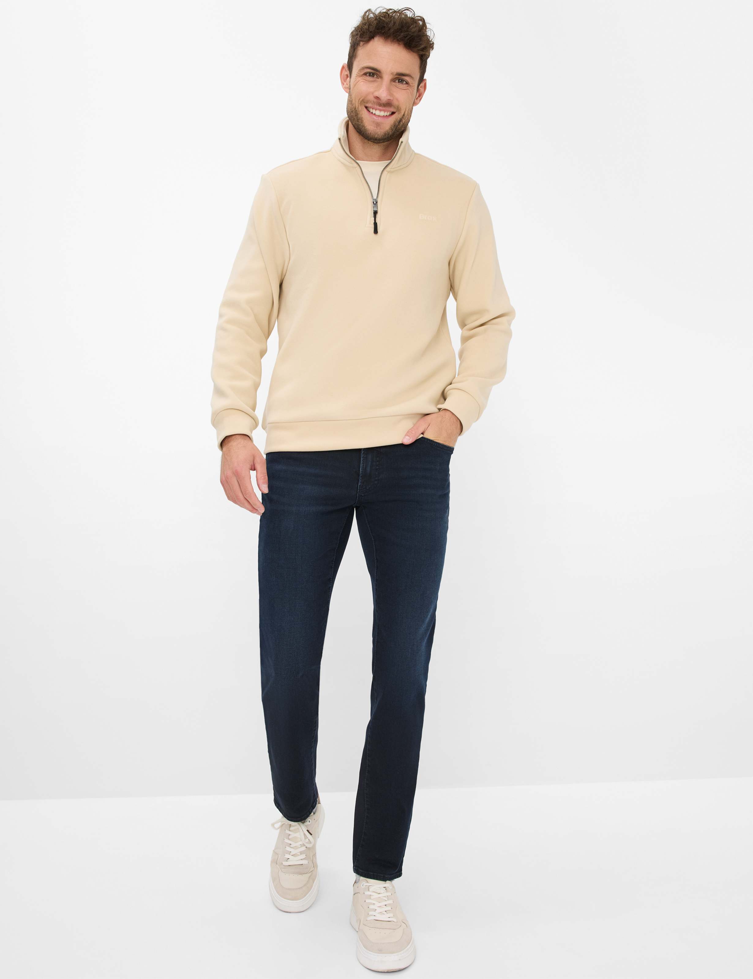 Heren Style CHUCK Denim Donkerblauw Modern Fit Model outfit