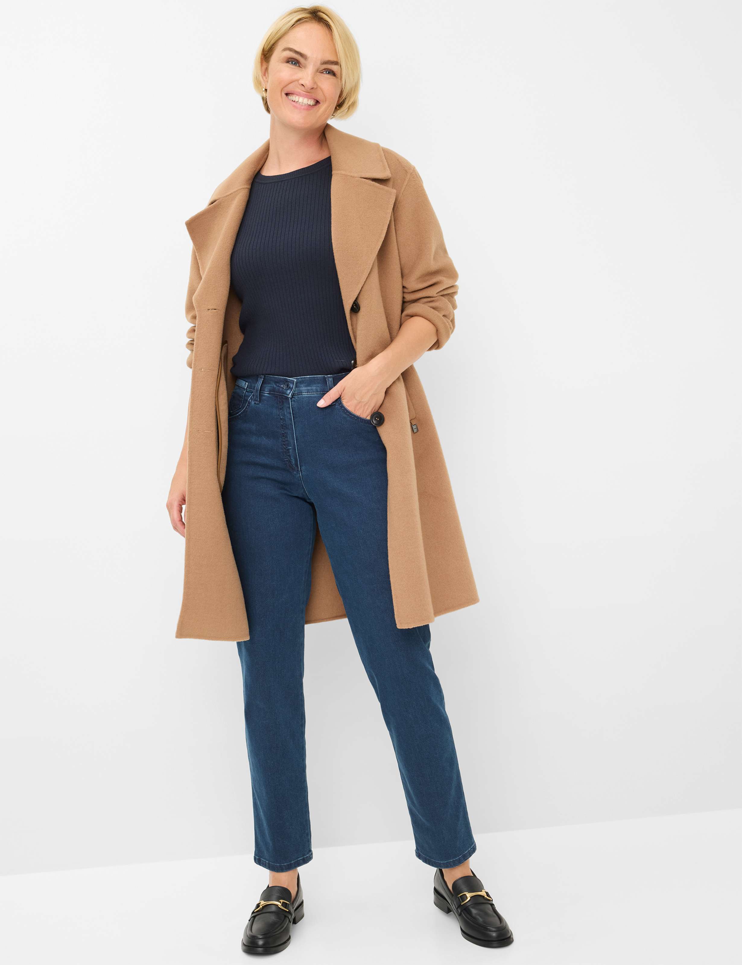 Damen Style CORRY Denim Blau Comfort Plus Fit Model Outfit