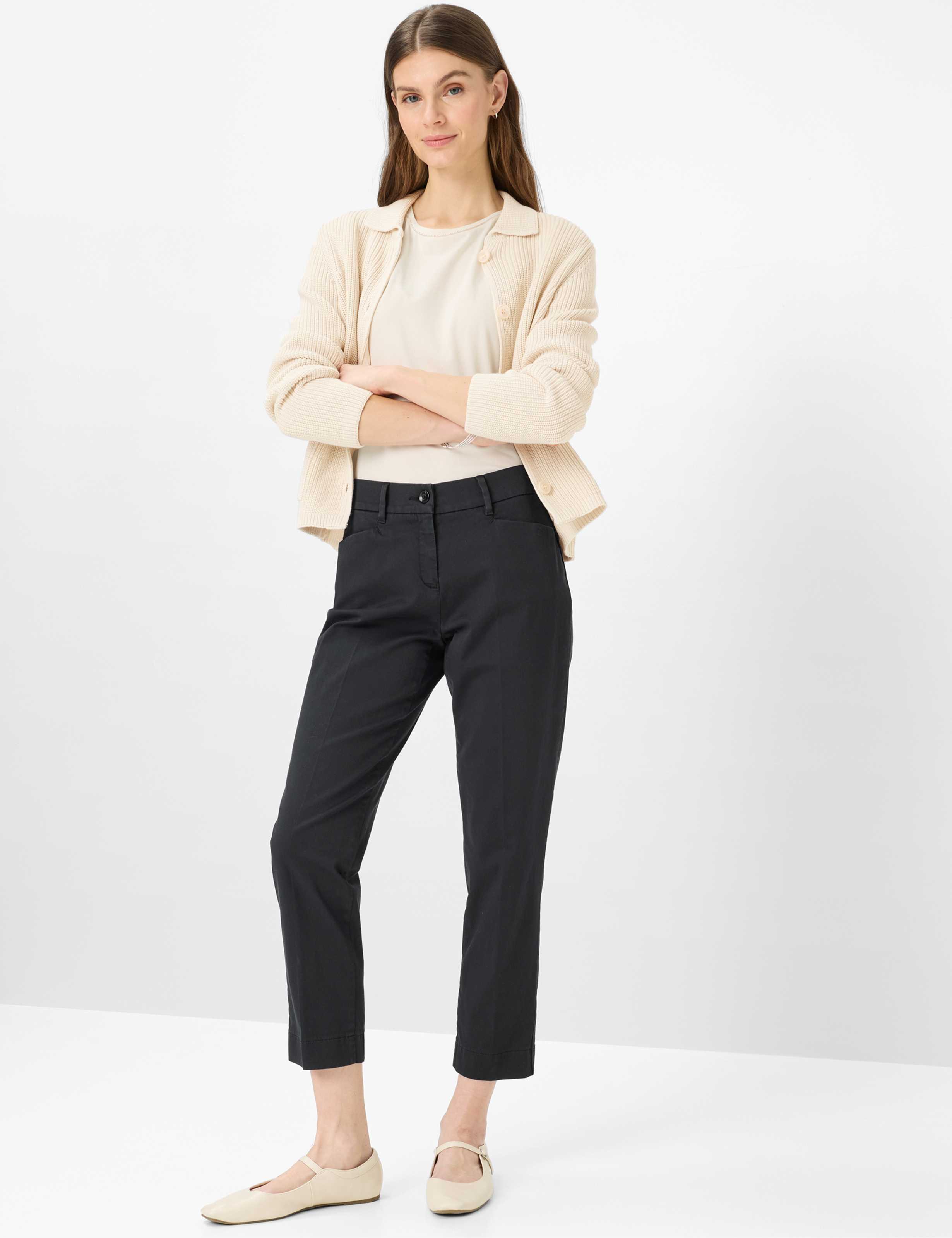 Damen Style MARA S Perma Blau Regular Fit Model Outfit