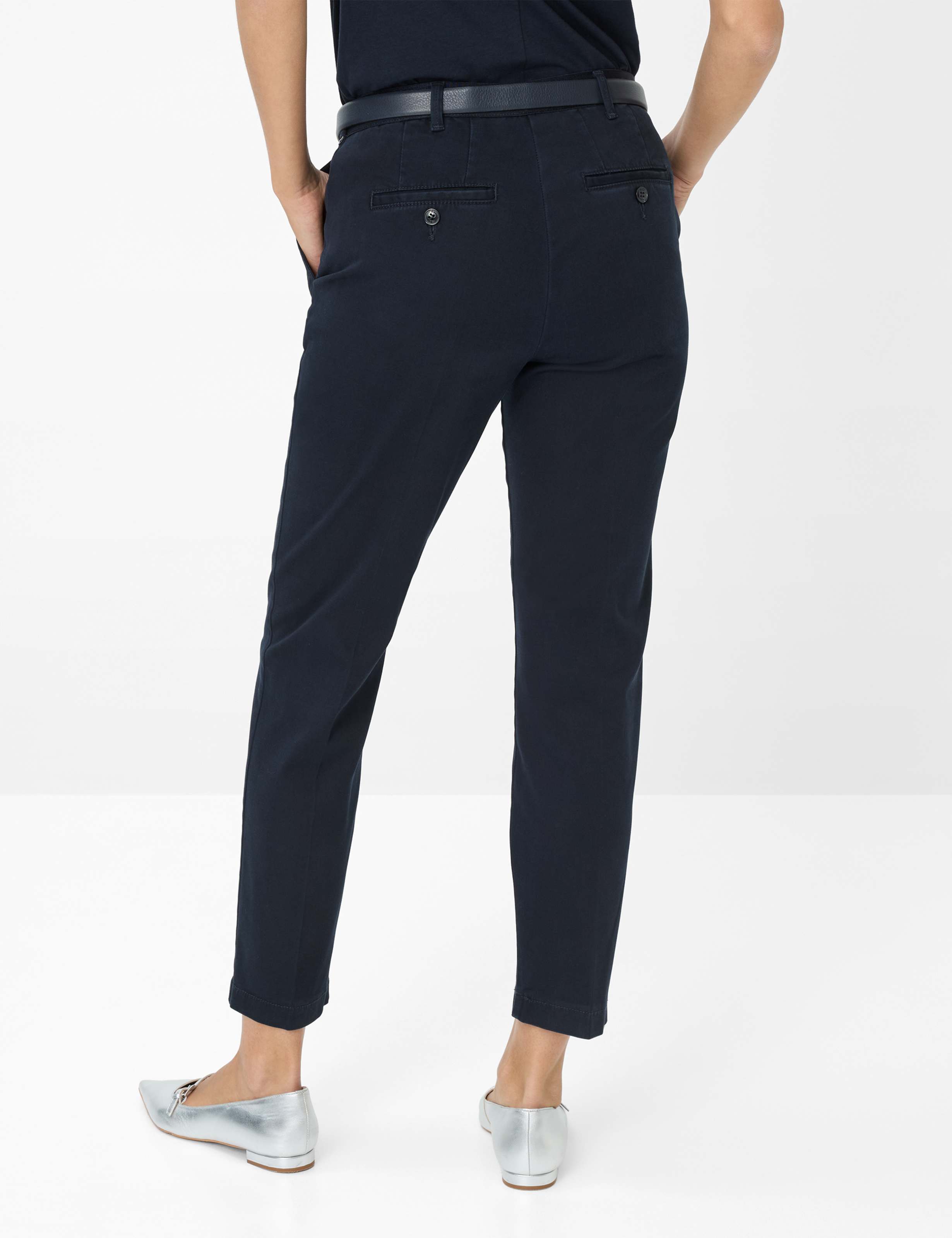 Damen Style MARON S Dunkelblau Regular Fit Model Rueck
