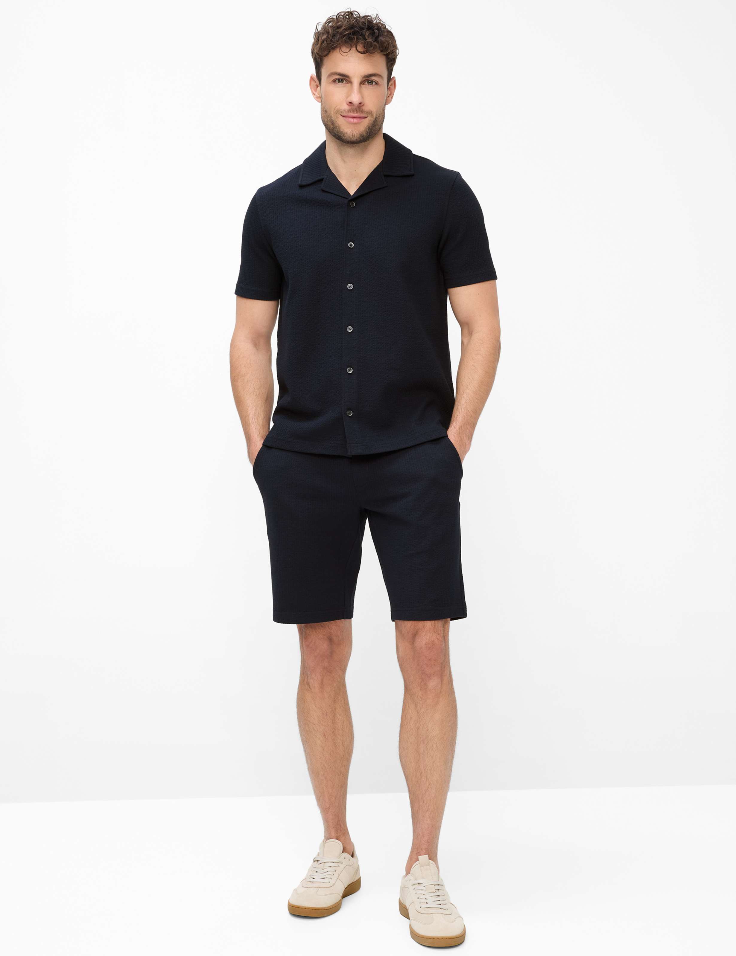 Homme Style BRADY Bleu Foncé Modern Fit Tenue du mannequin