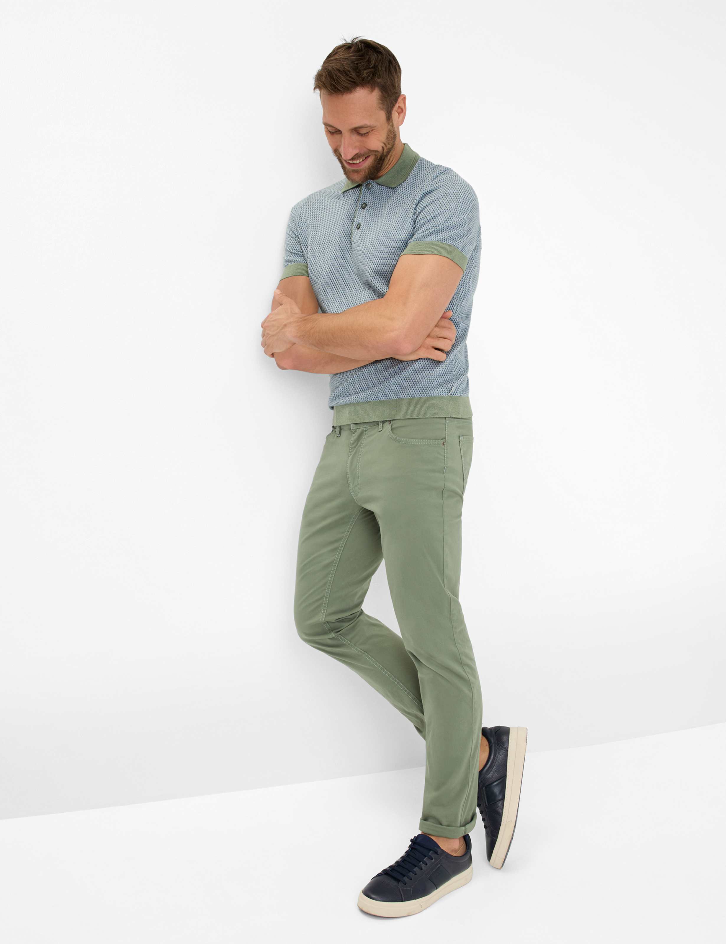 Heren Style CHUCK Groen Modern Fit Model outfit