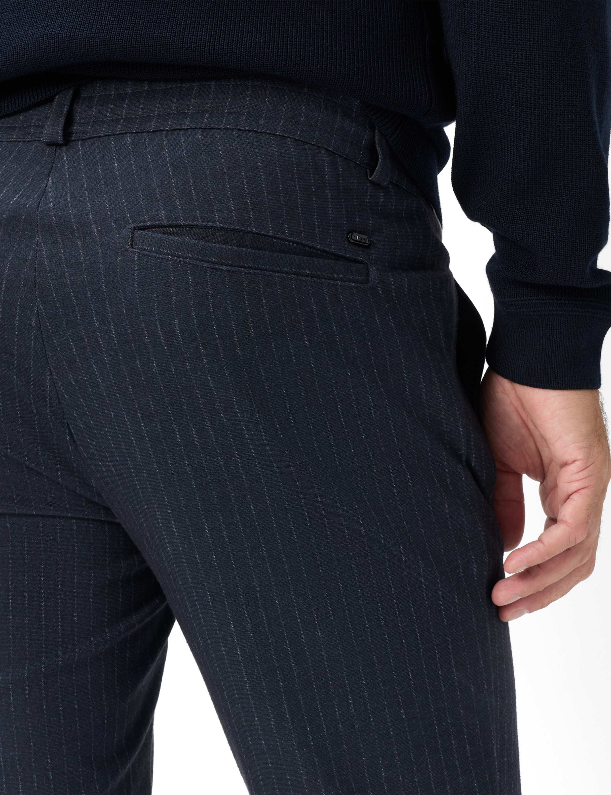 Herren Style PHIL Dunkelblau Tapered Fit Detail 2