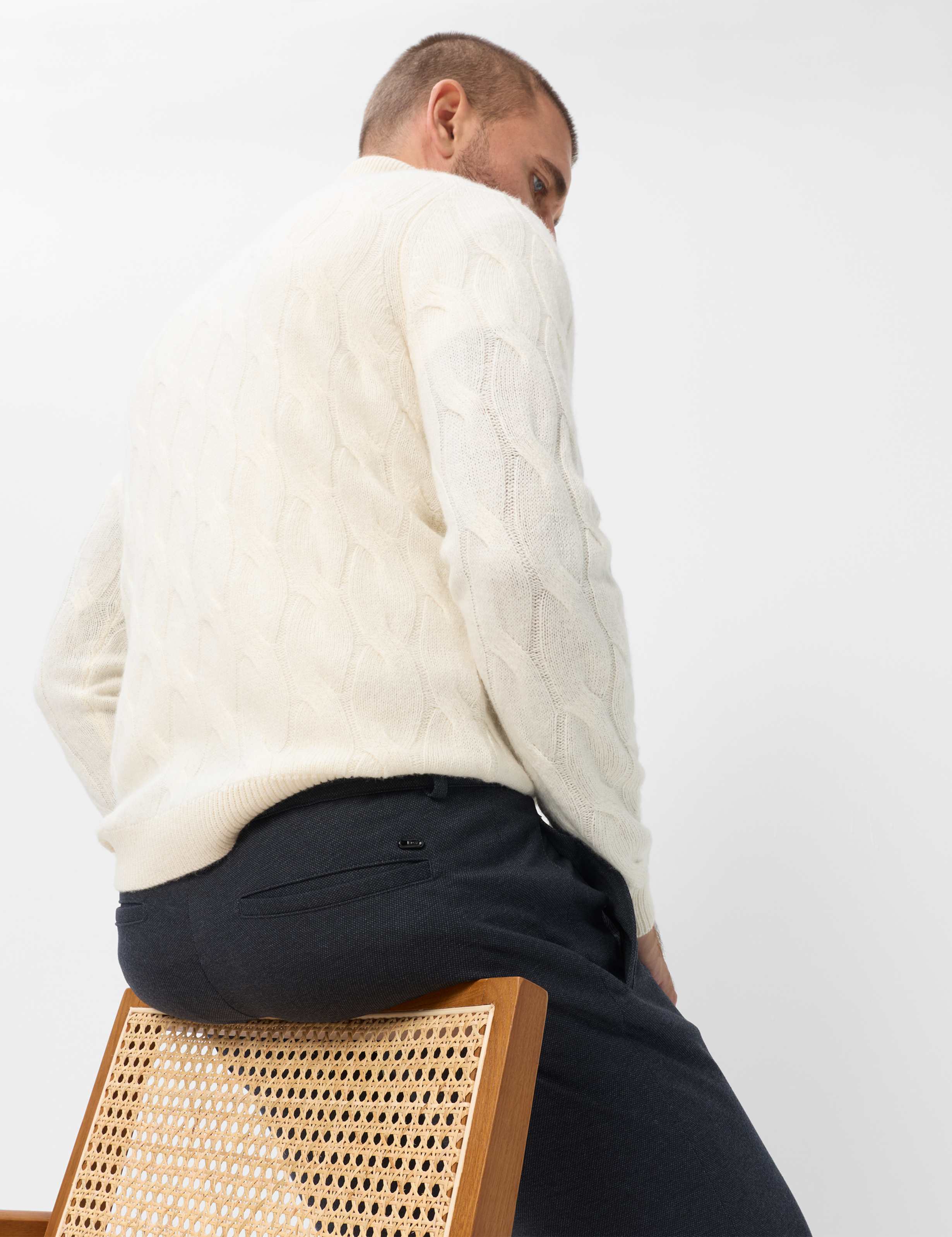 Herren Style PHIL Dunkelblau Tapered Fit Detail 1
