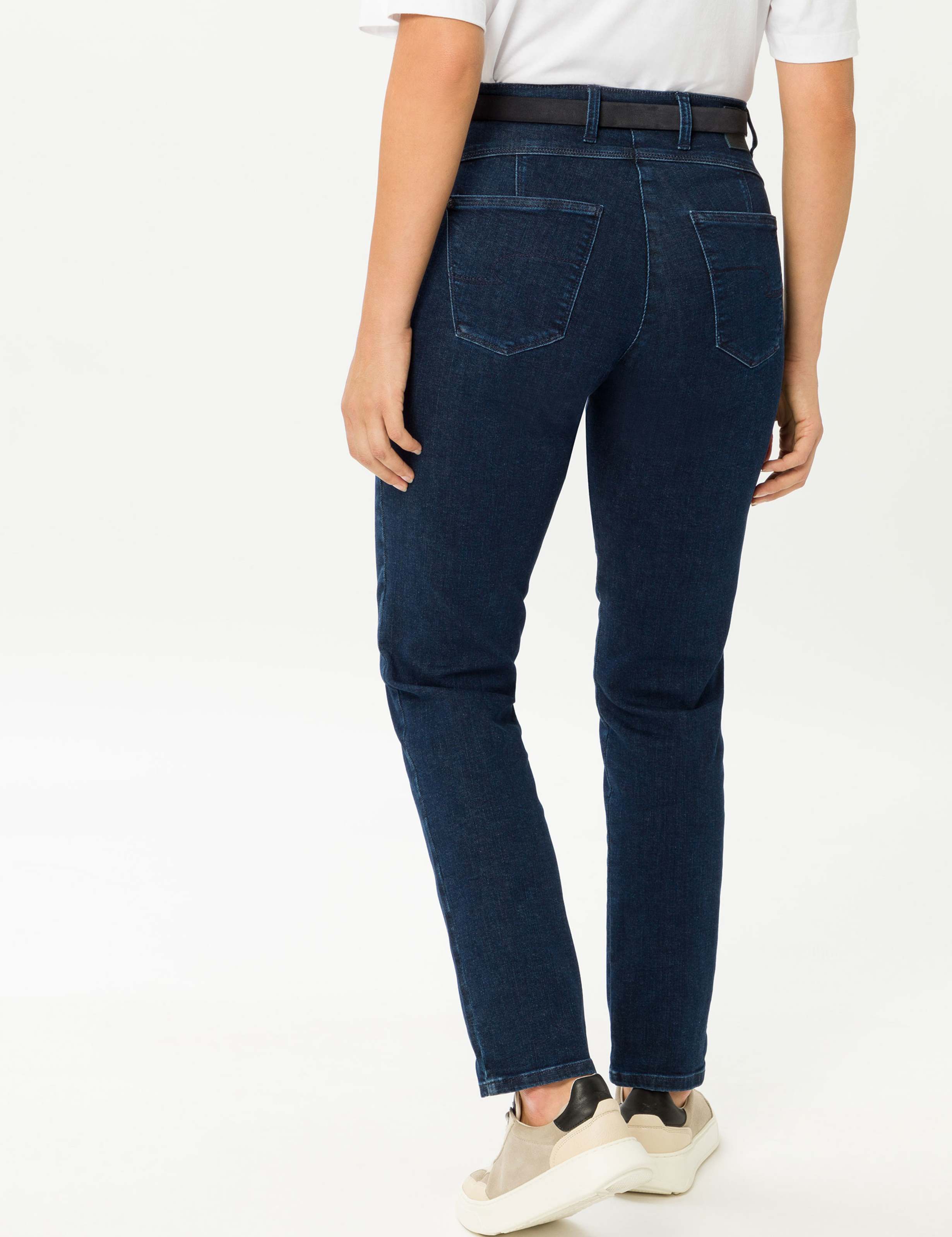 Femme Style CAREN NEW Denim Bleu Foncé Comfort Plus Fit Tenue du mannequin