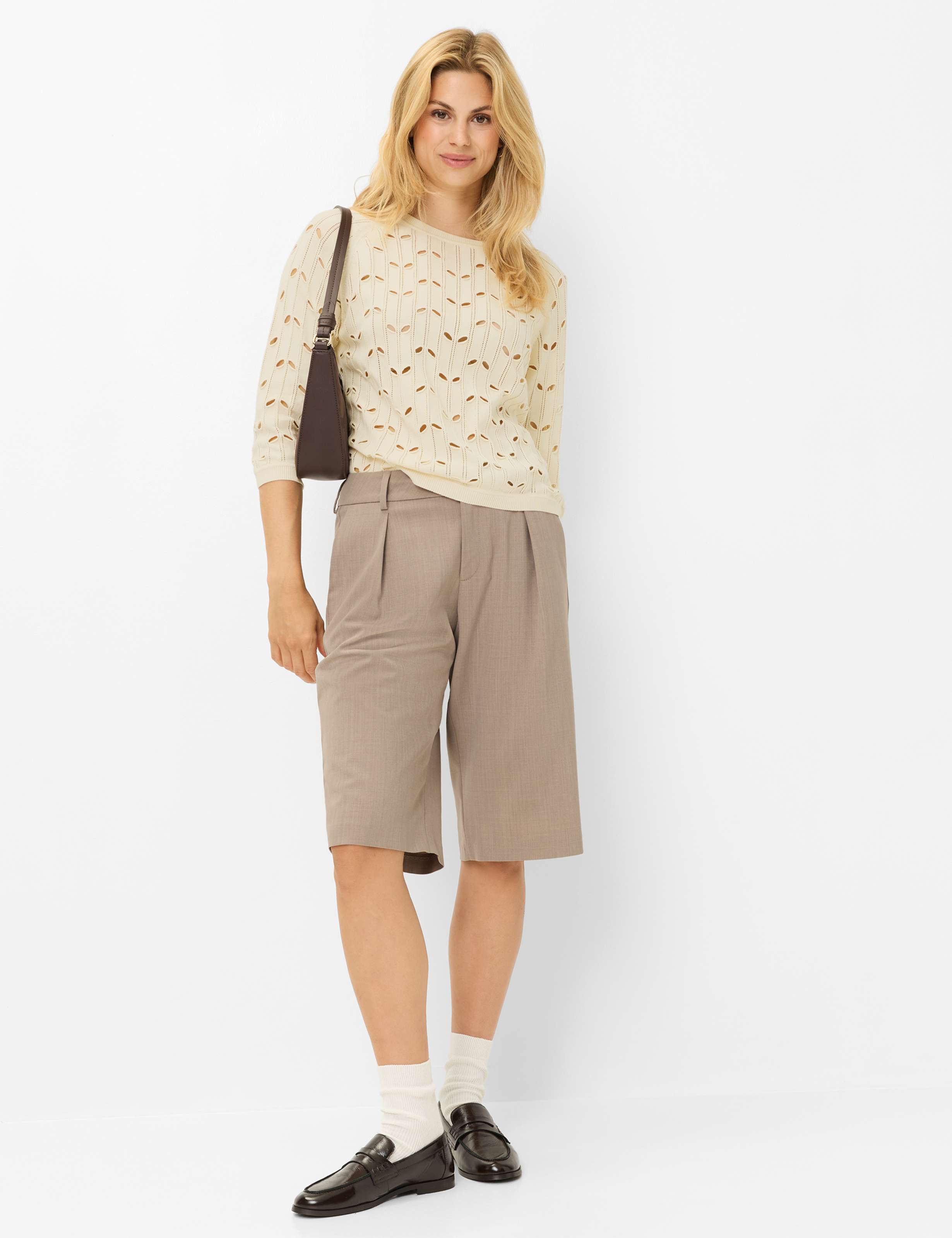 Femme Style NALA Blanc Crème  Tenue du mannequin