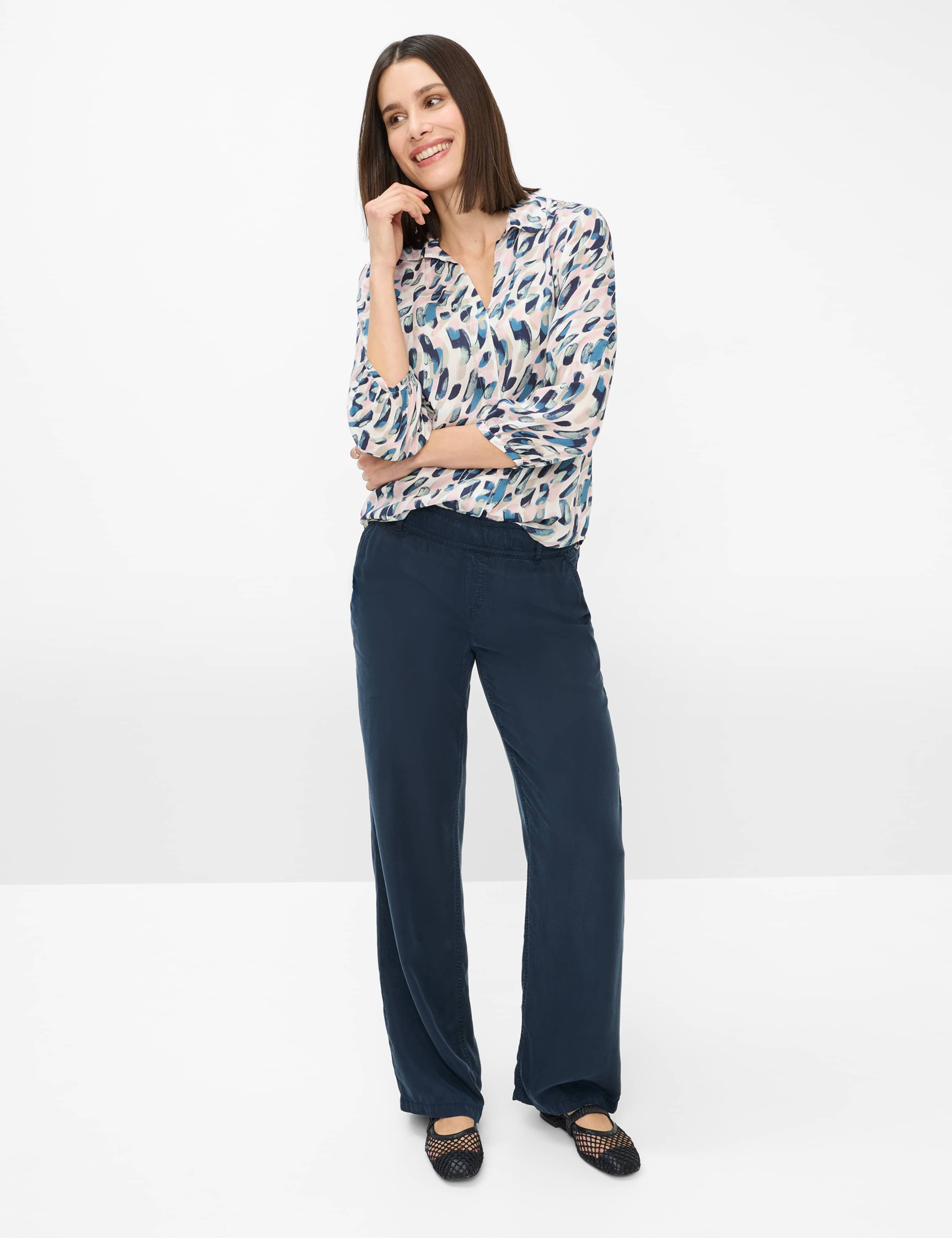 Women Style MAINE Dark Blue Wide Leg Model Outfit
