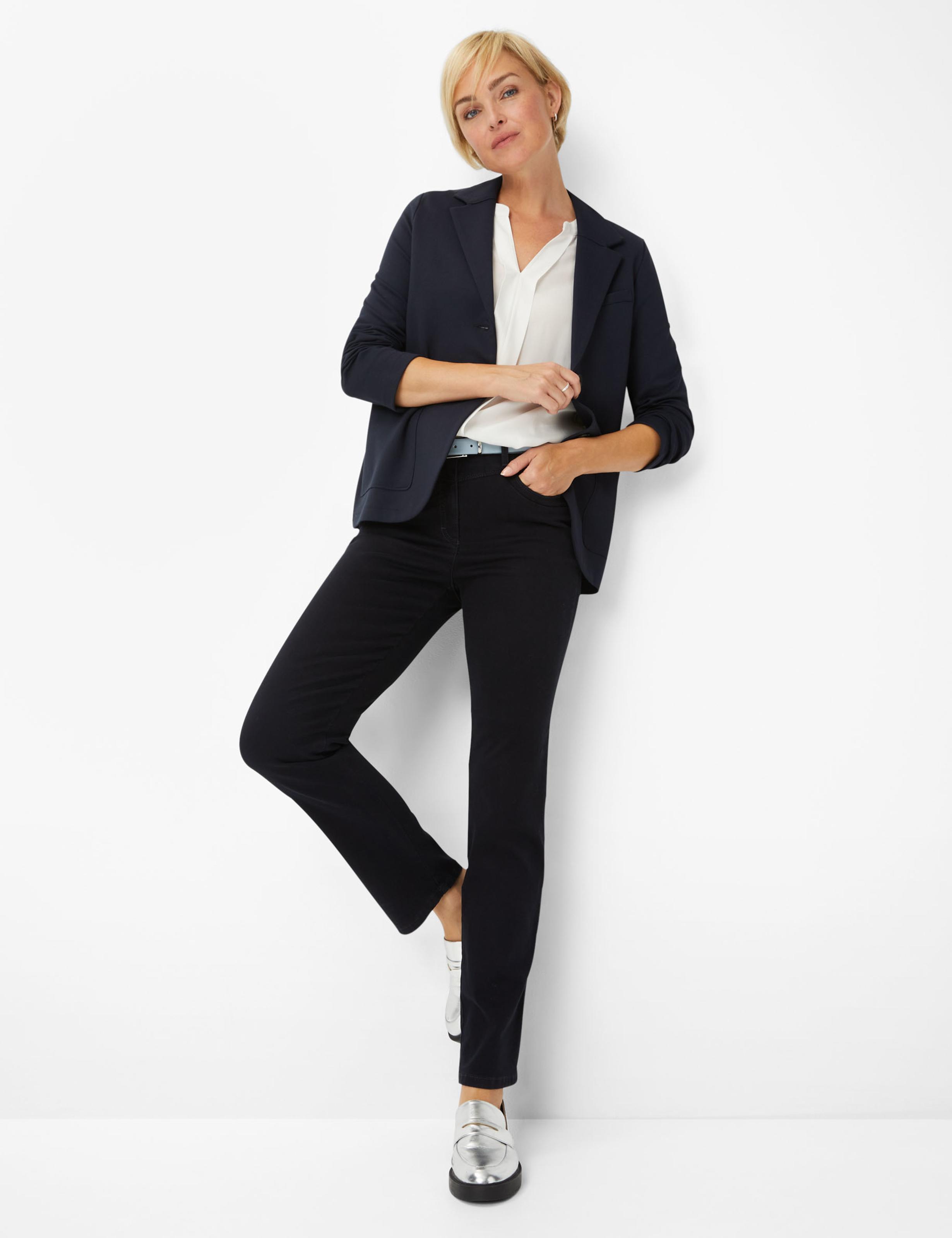 Damen Style LAURA NEW Dunkelblau Super Slim Fit Model Outfit