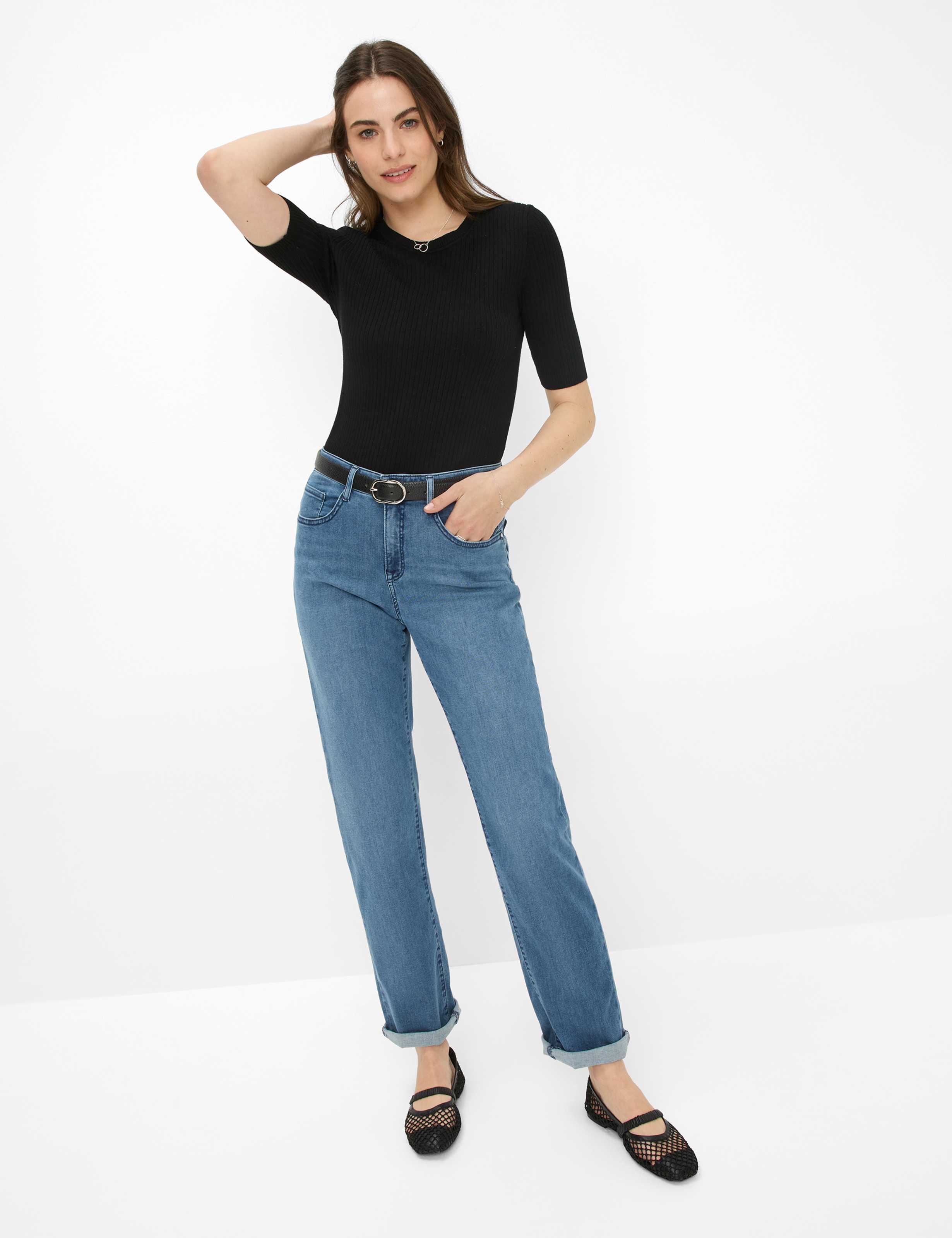Damen Style CAROLA Denim Blau Feminine Fit Model Outfit