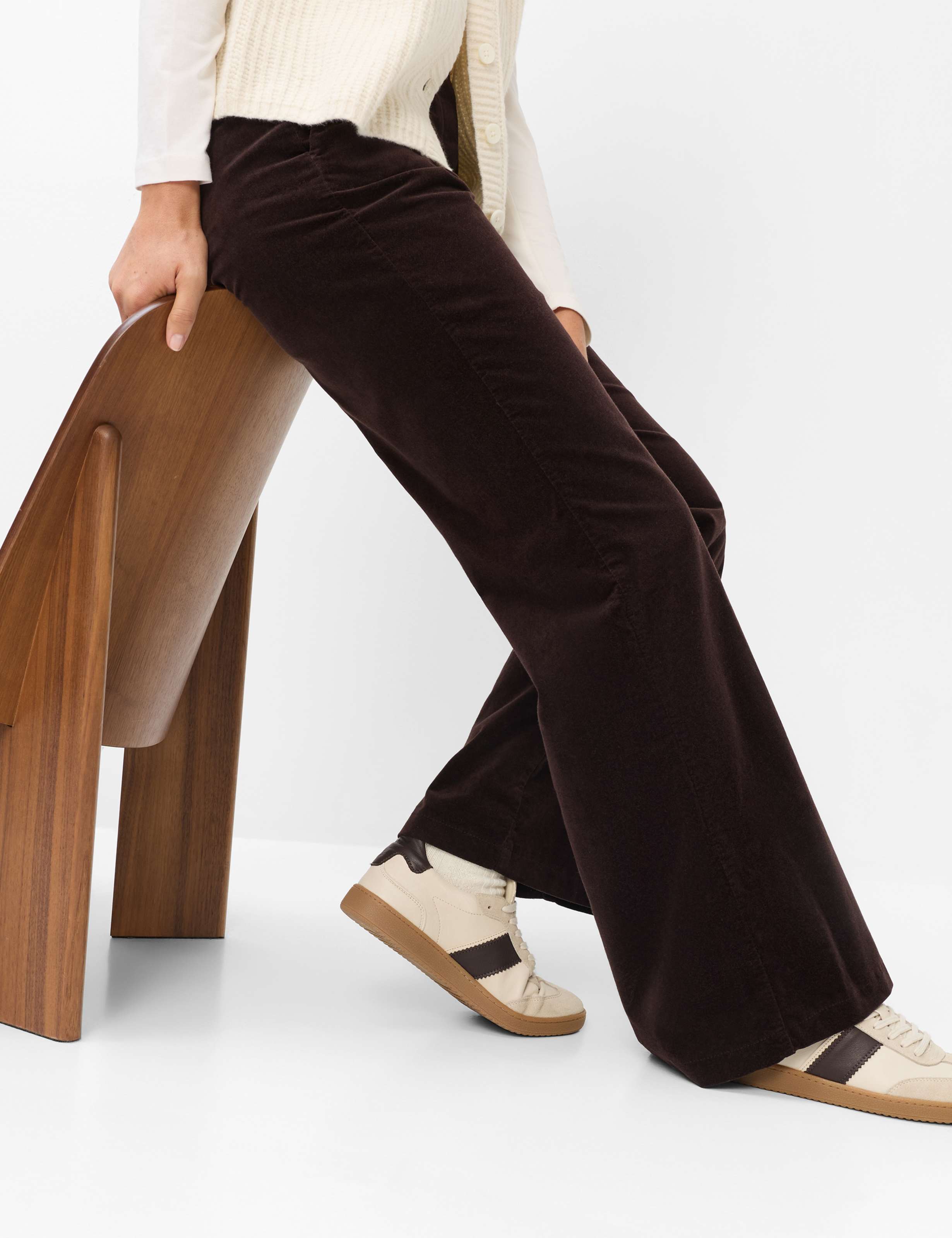 Women Style MAINE Dark Brown Wide Leg Detail 1