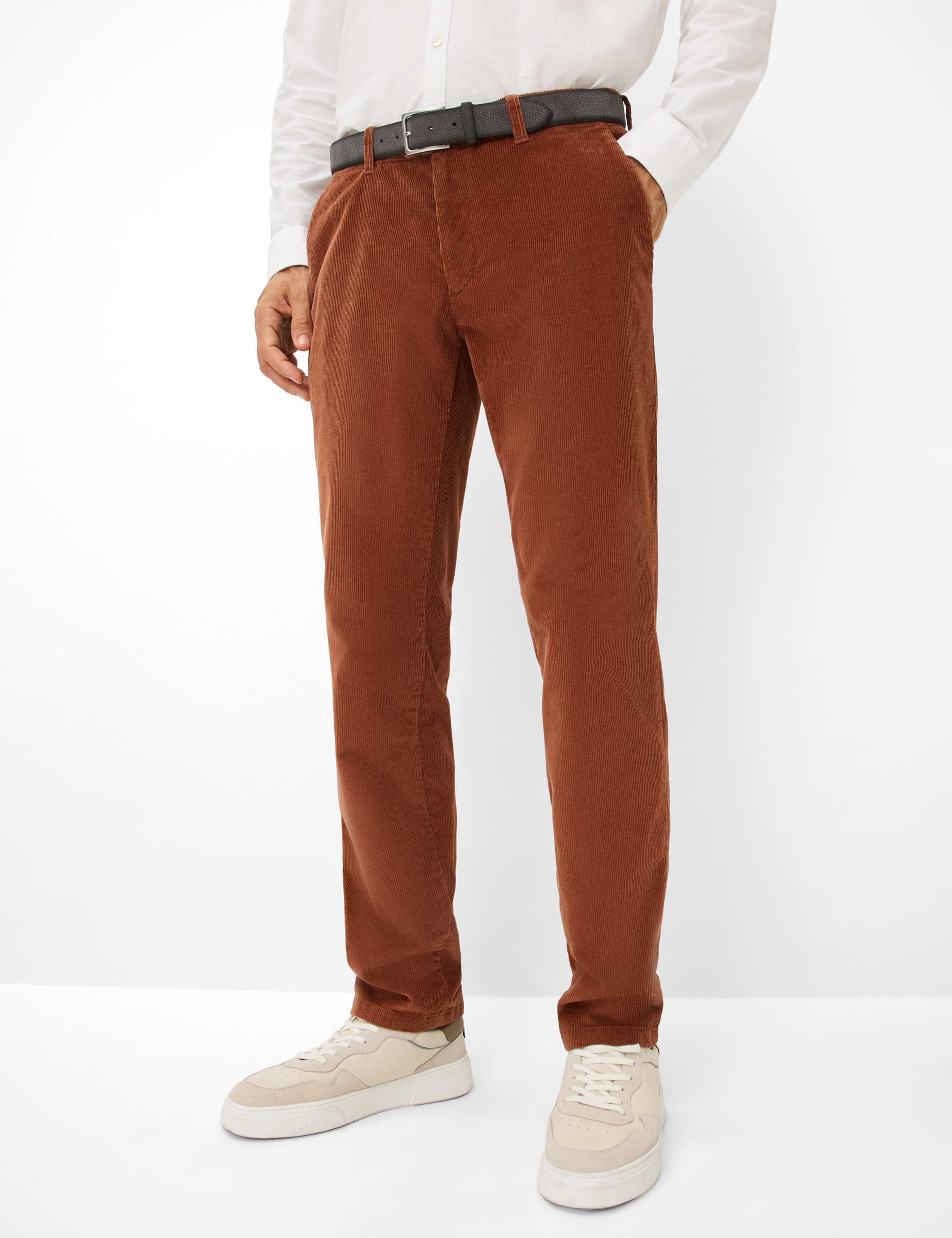 Shades of beige, Men, Style JIM, MODEL_FRONT_ISHOP