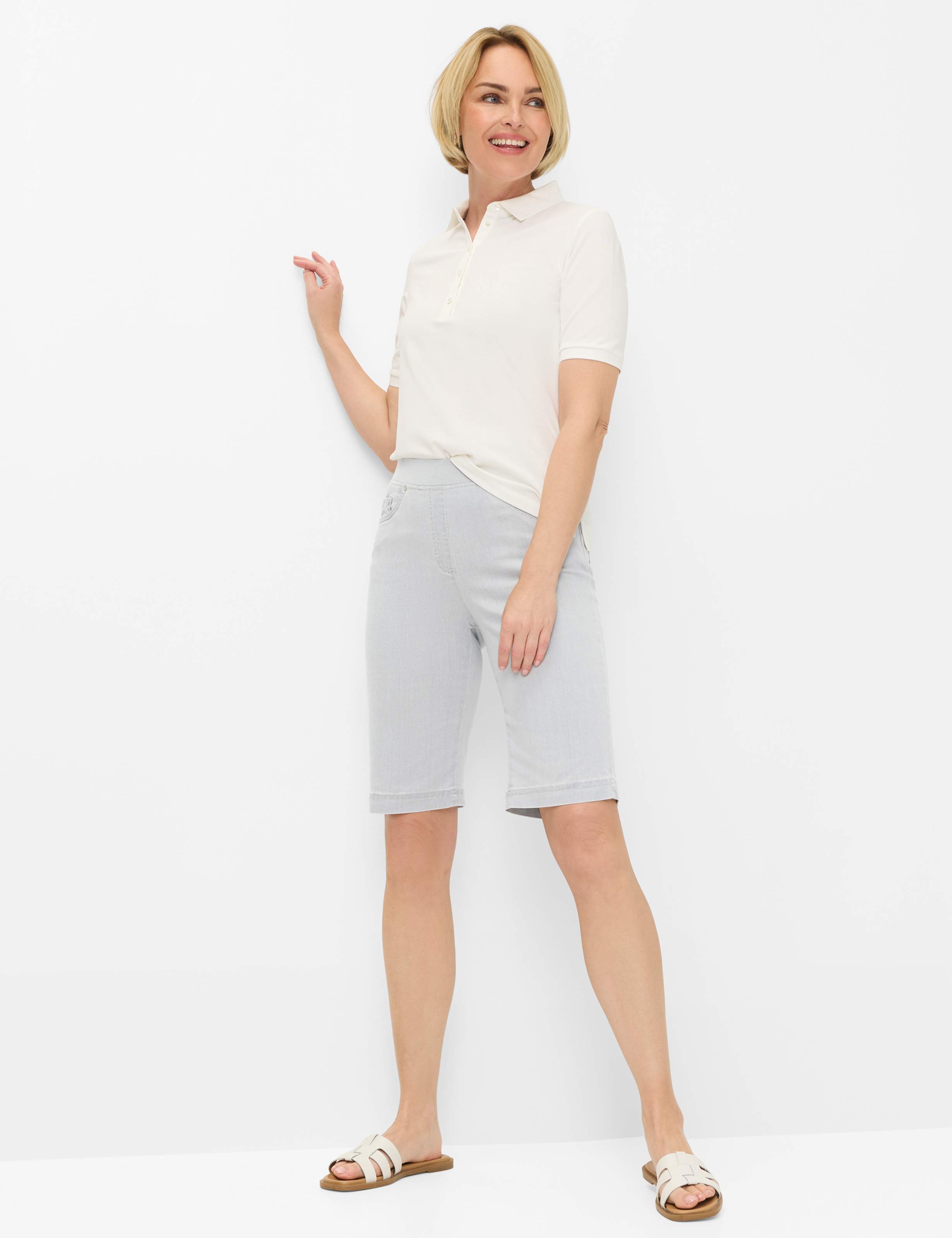 Femme Style PAMINA BERMUDA Denim Gris Clair Slim Fit Tenue du mannequin