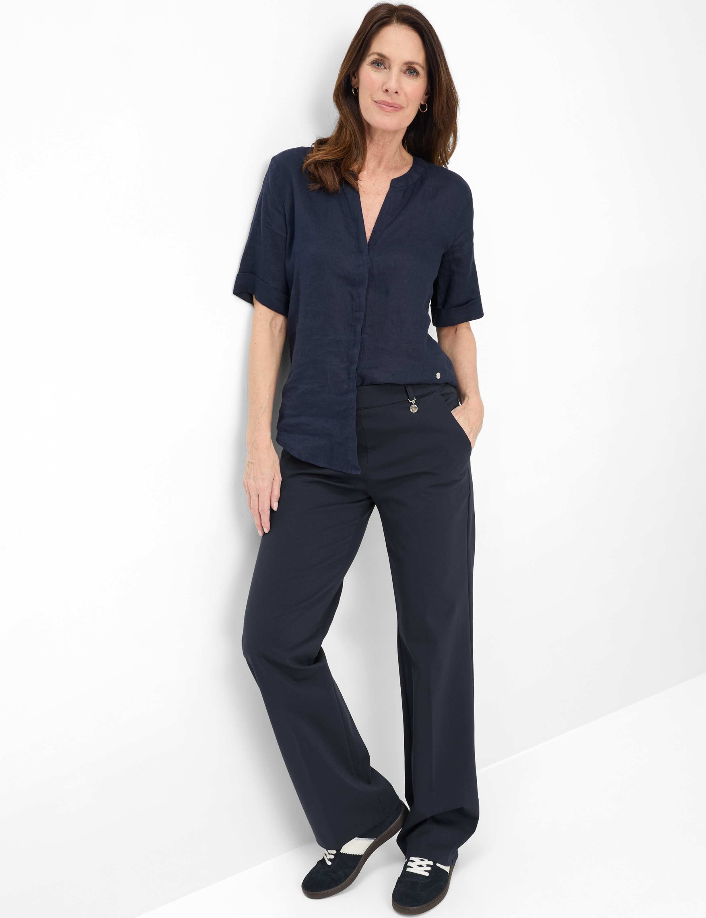 Damen Style LILLYTH FLARED Dunkelblau Super Slim Fit Model Outfit