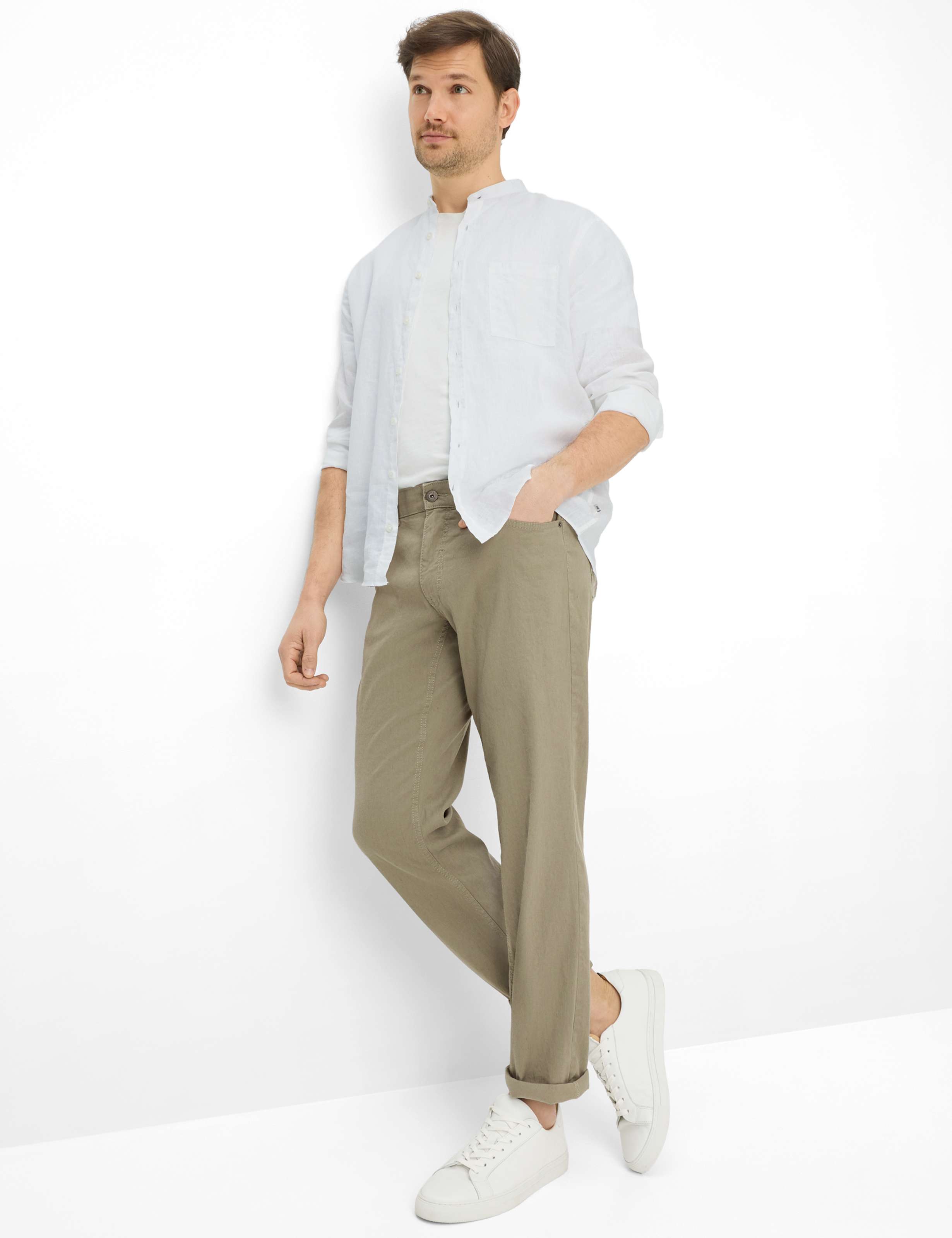 Herren Style COOPER Grün - Khaki Regular Fit Model Outfit