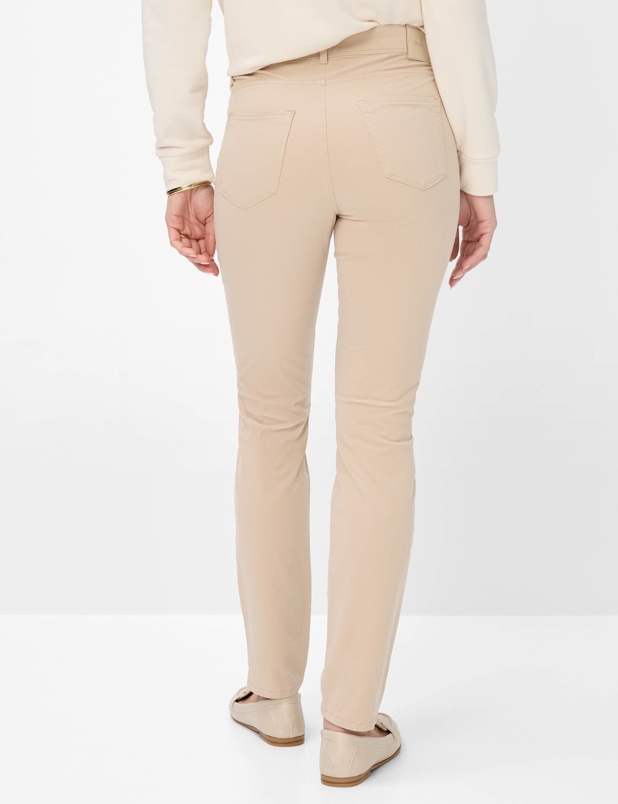 Damen Style SHAKIRA Beige Slim Fit Model Rueck