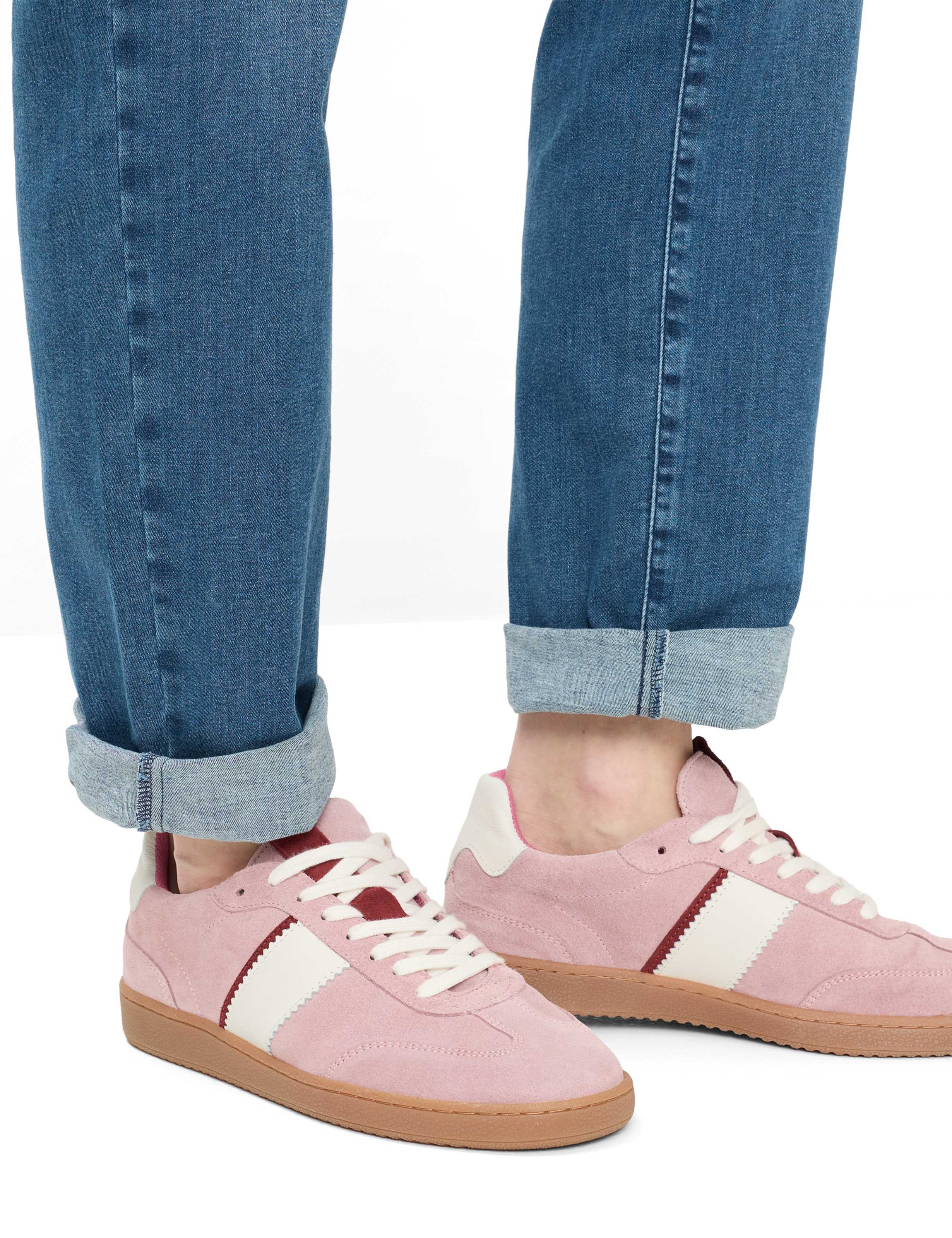 Women Style CAROLA Denim Blue Feminine Fit Detail 2