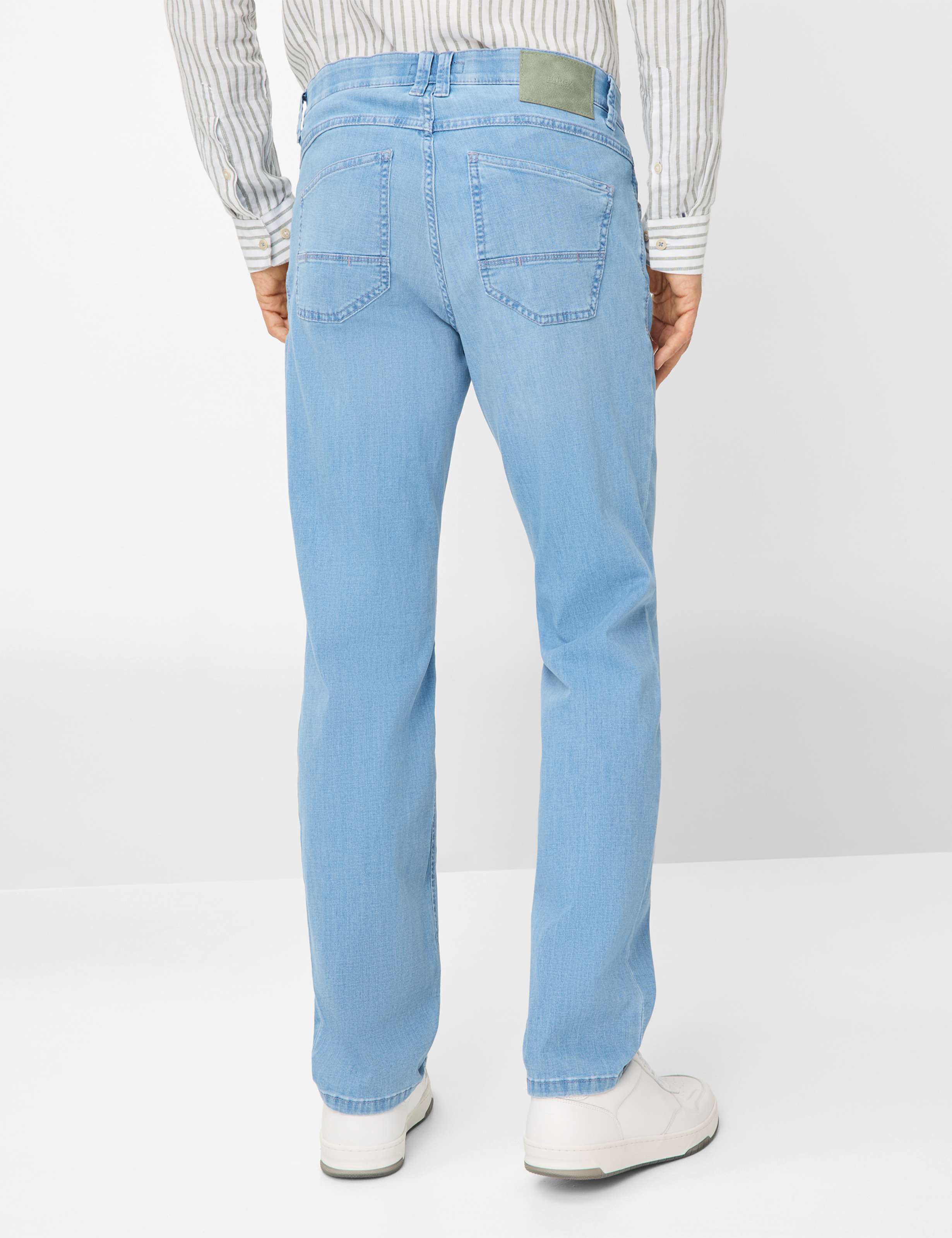 Herren Style LUKE Denim Hellblau Regular Fit Model Rueck