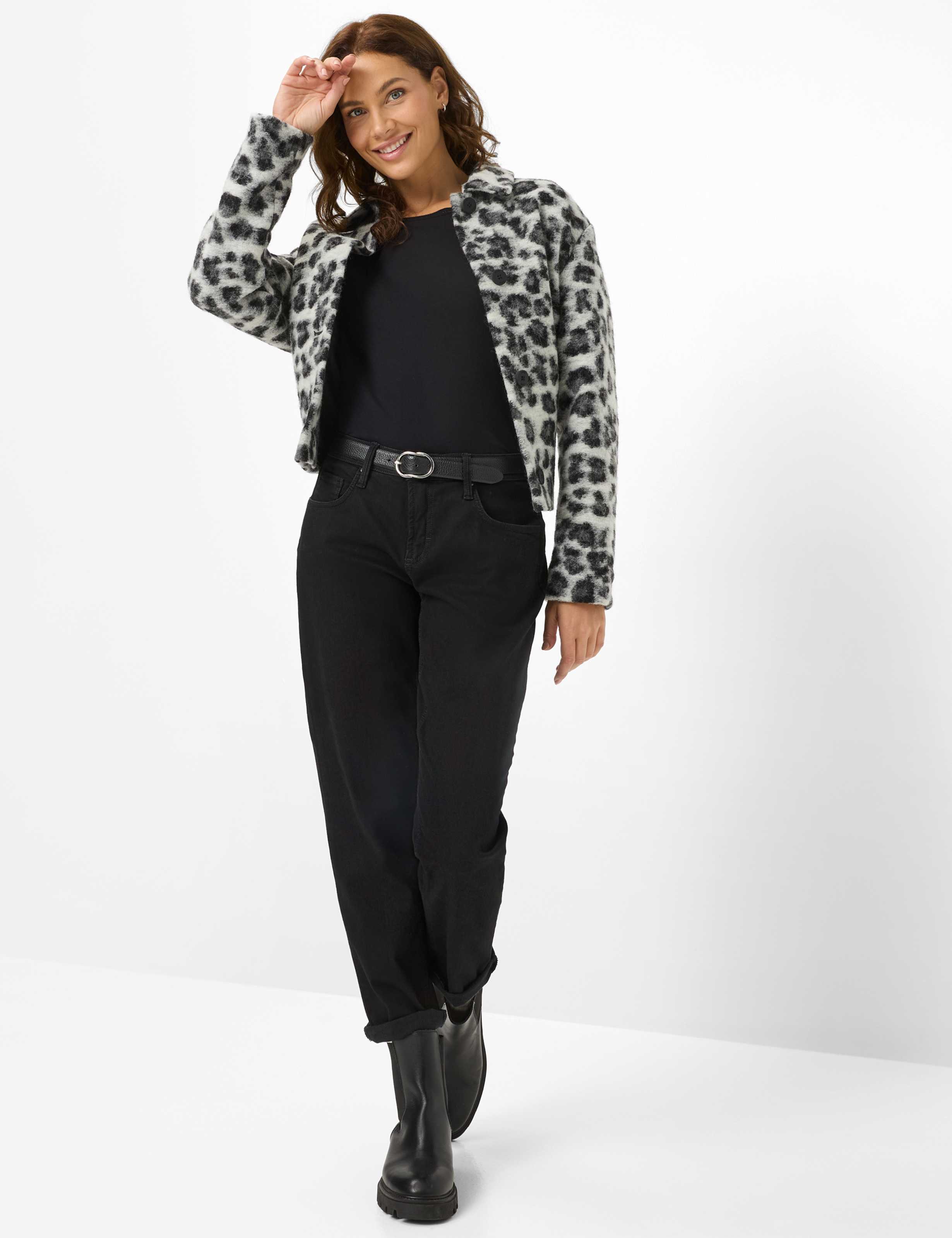 Femme Style CARINA L Noir  Tenue du mannequin