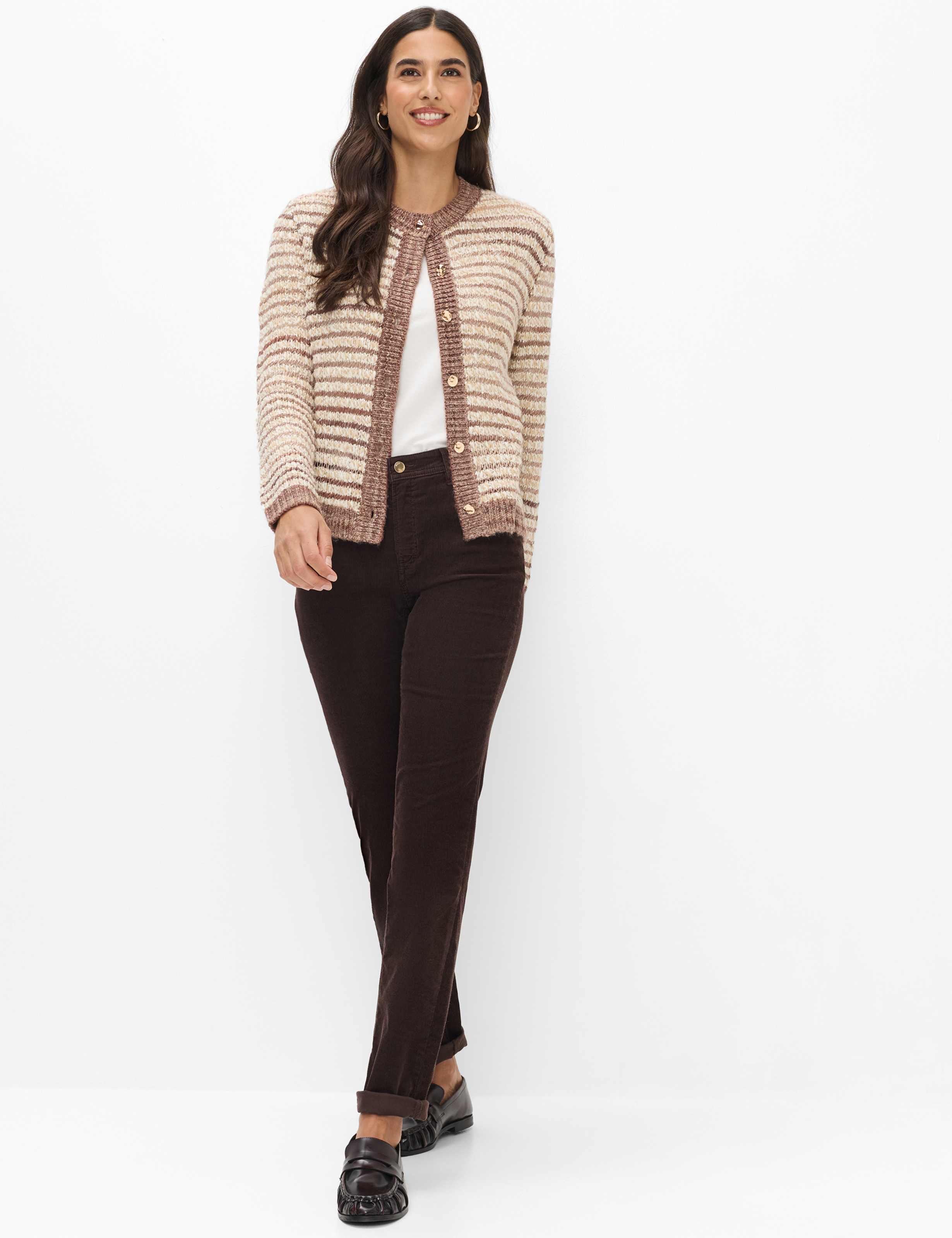 Femme Style MARY Rouge Foncé Regular Fit Tenue du mannequin