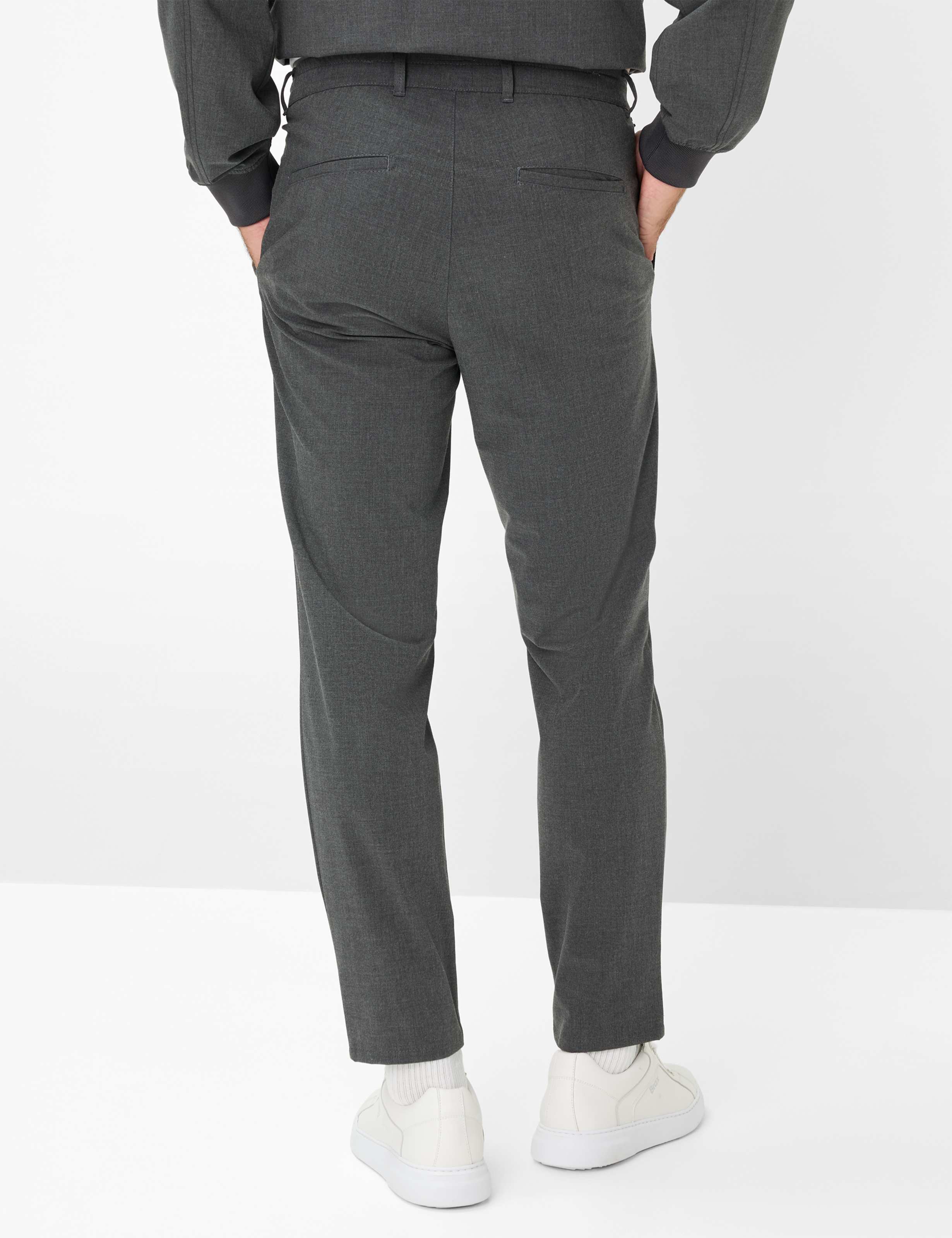 Herren Style TINO Grau Relaxed Fit Model Rueck