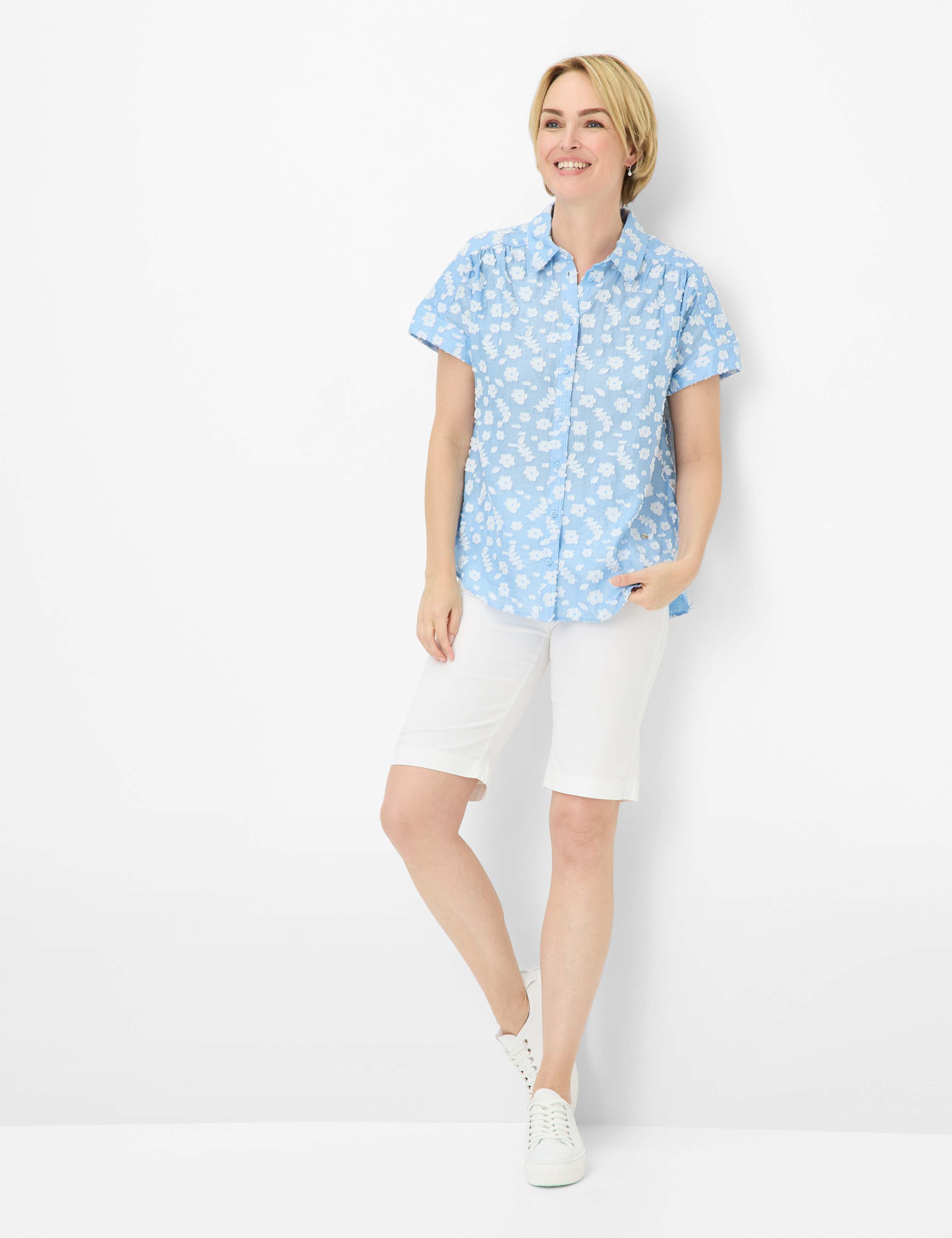 Damen Style PAMINA BERMUDA Weiß Slim Fit Model Outfit