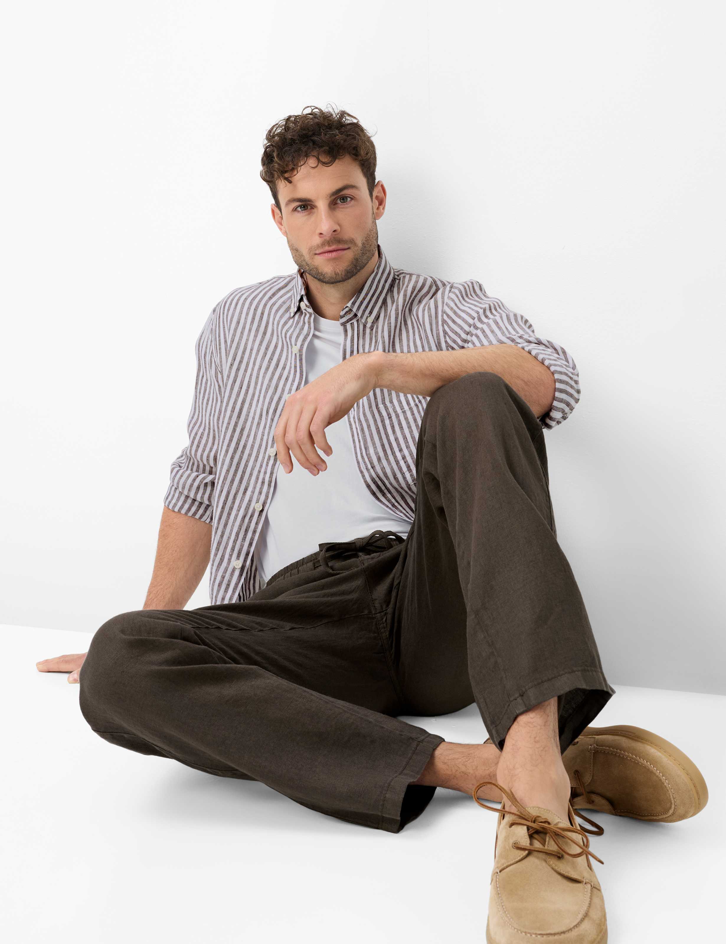 Herren Style ELIAS Dunkelbraun Relaxed Fit Detail 1