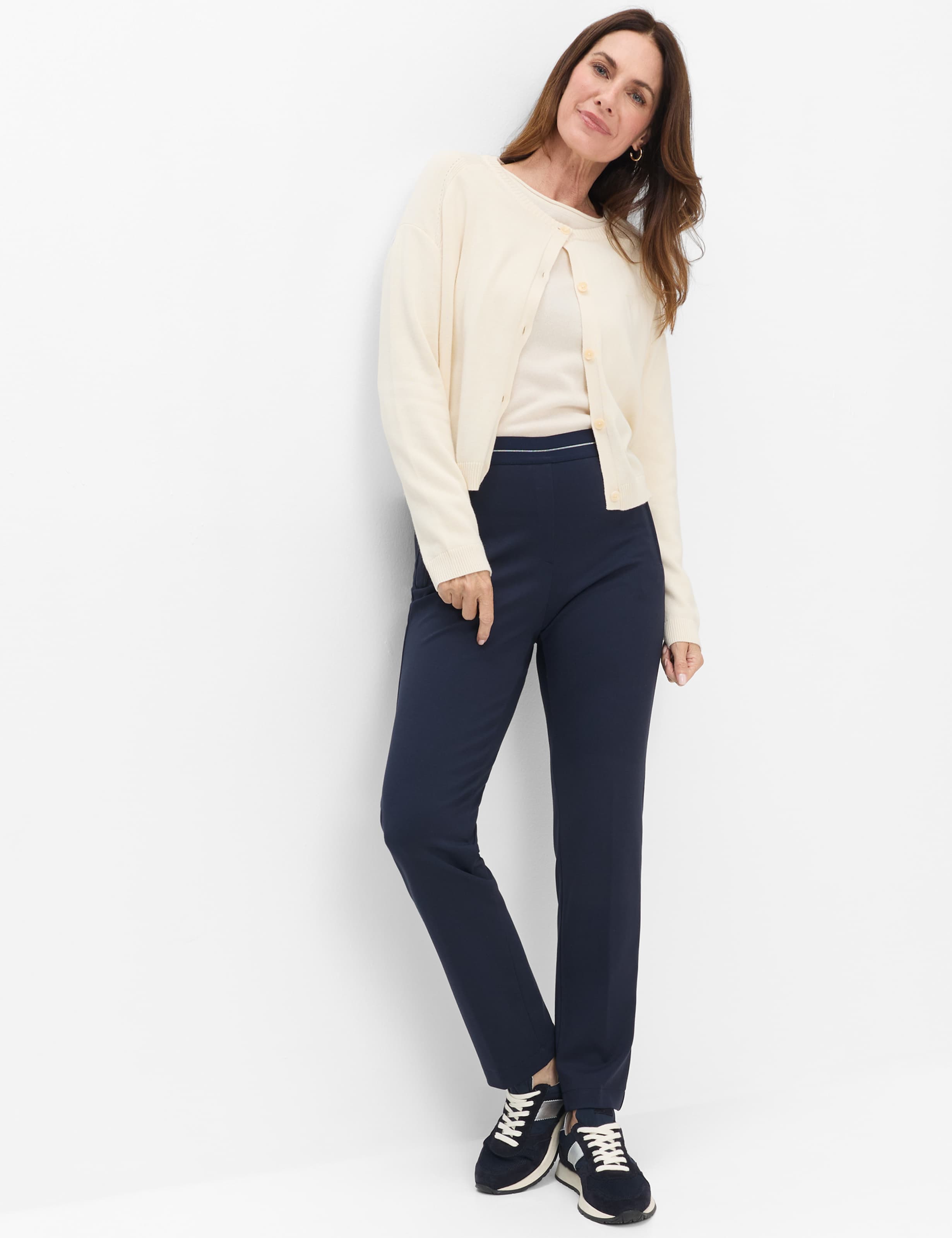 Women Style CILLY Dark Blue Comfort Plus fit Model Outfit