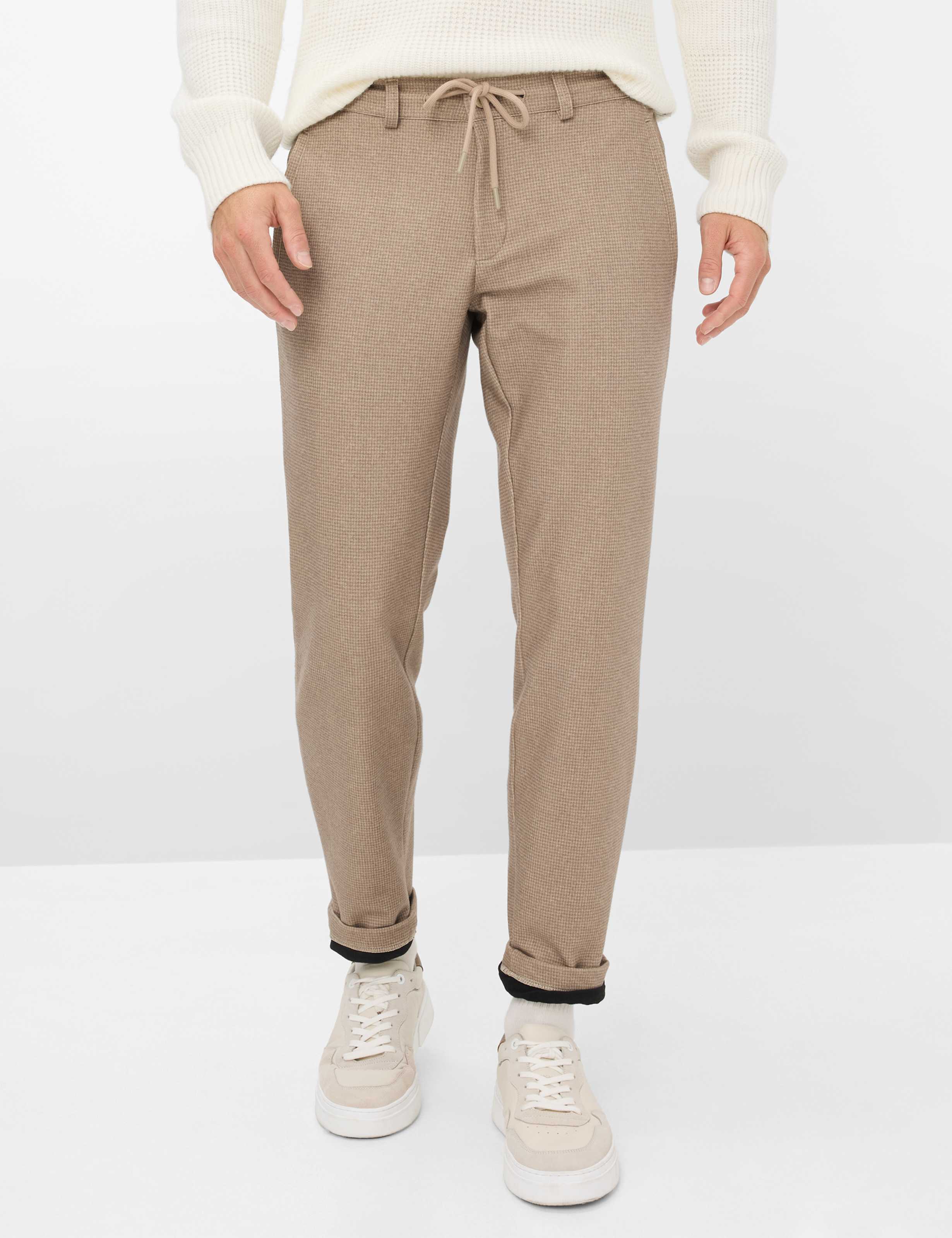 Shades of beige, Men, Style PHIL, MODEL_FRONT_ISHOP