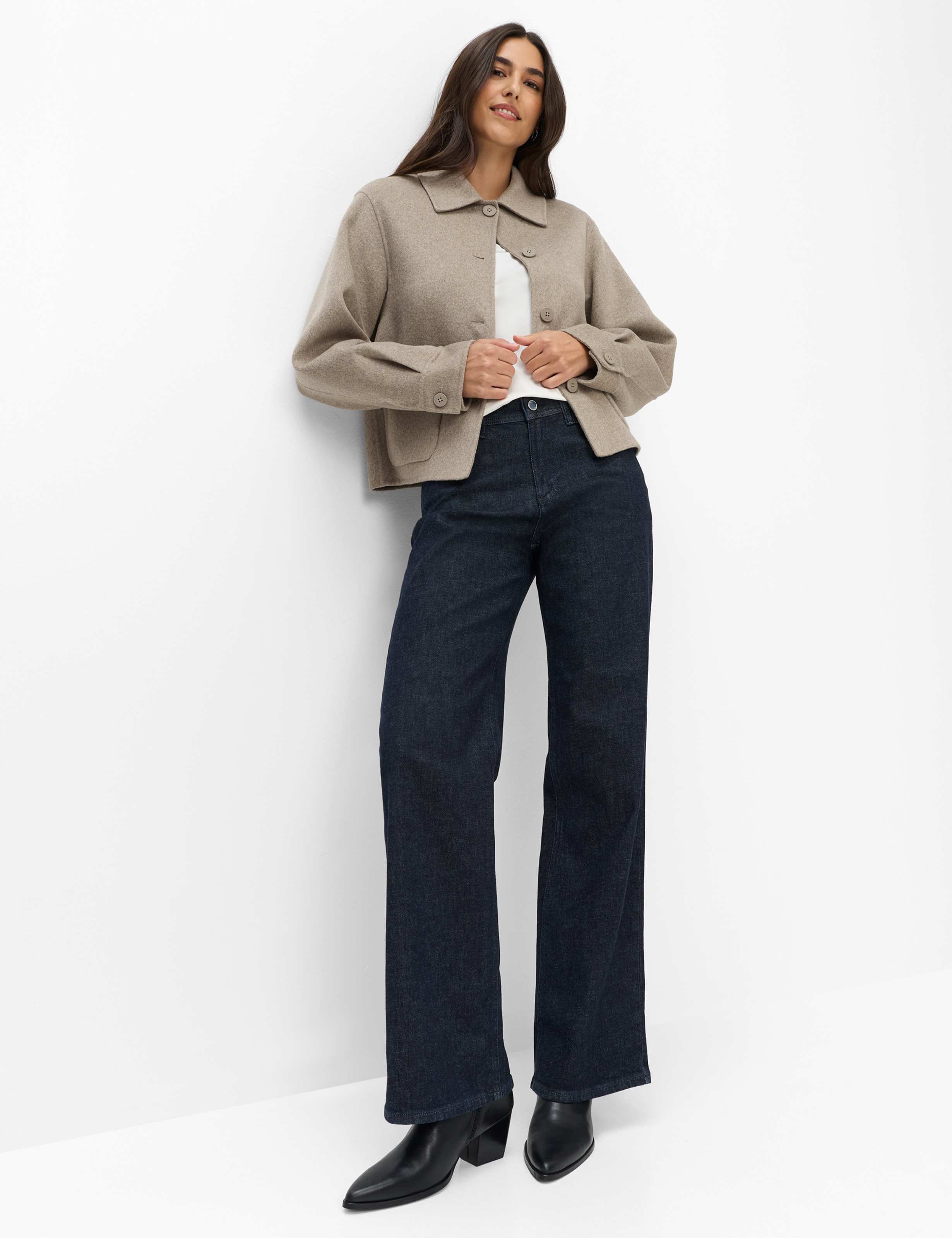 Damen Style MAINE Denim Dunkelblau Wide Leg Model Outfit