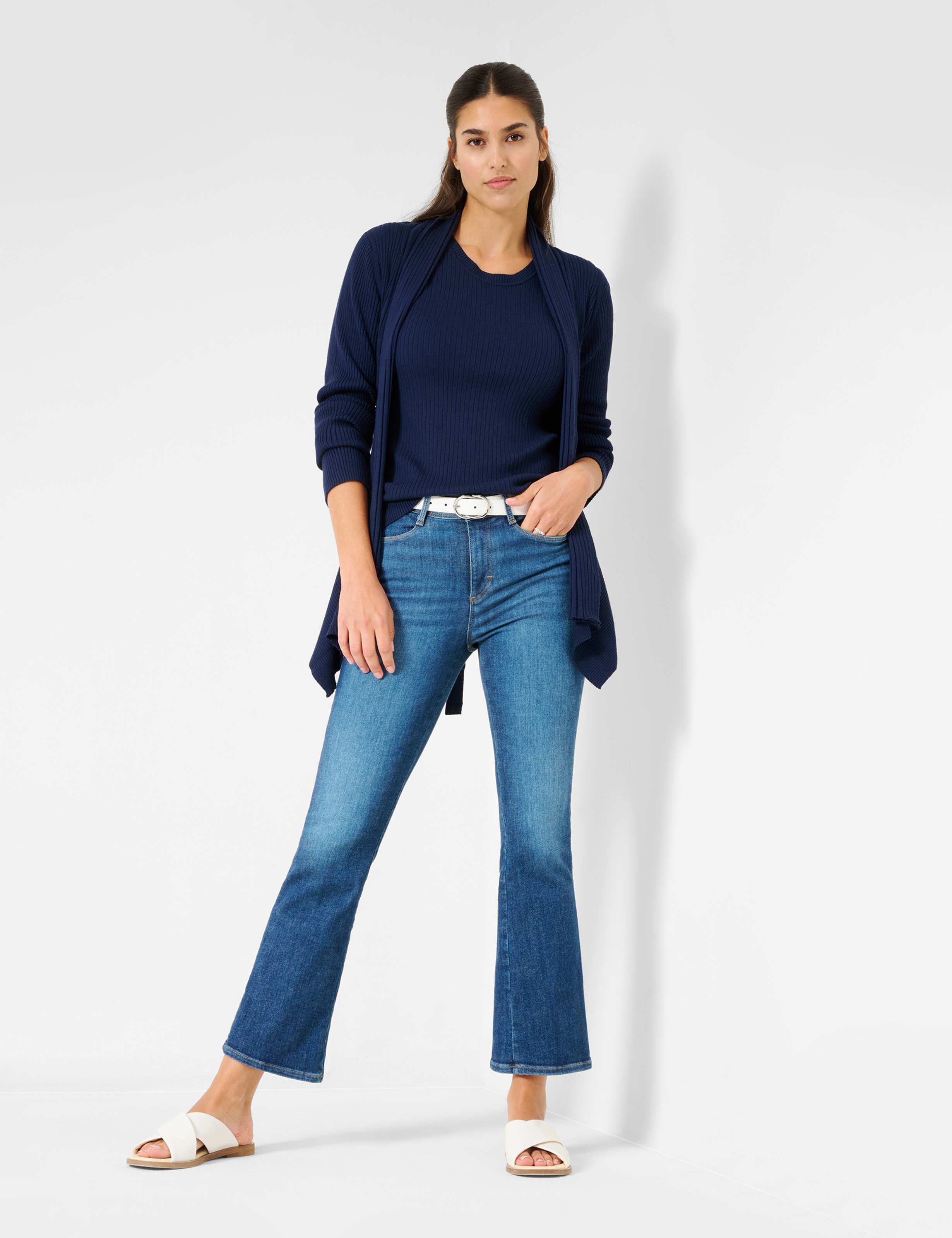 Women Style LYNN indigo  Model Outfit