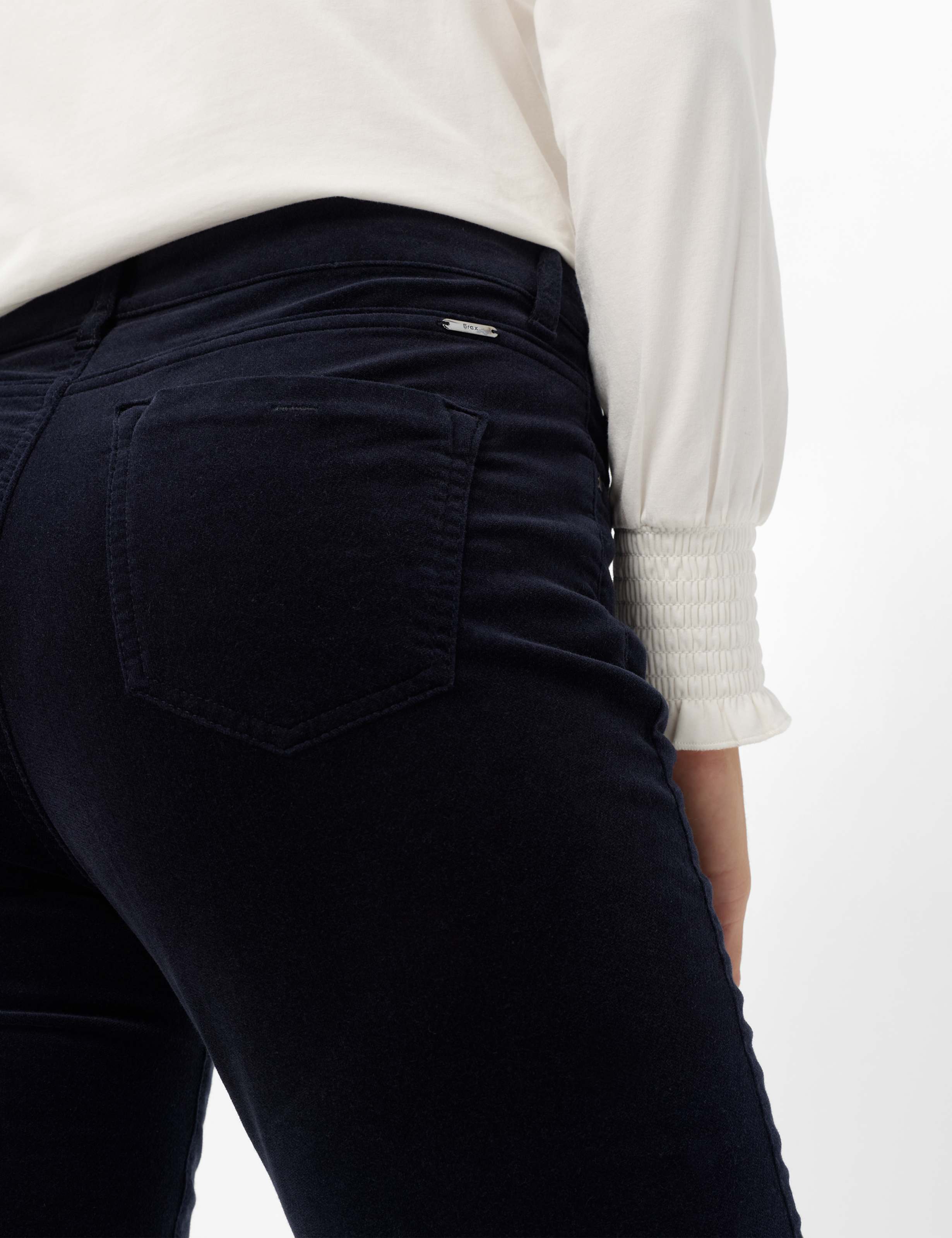 Femme Style CAROLA Bleu Foncé Feminine Fit Détail 2