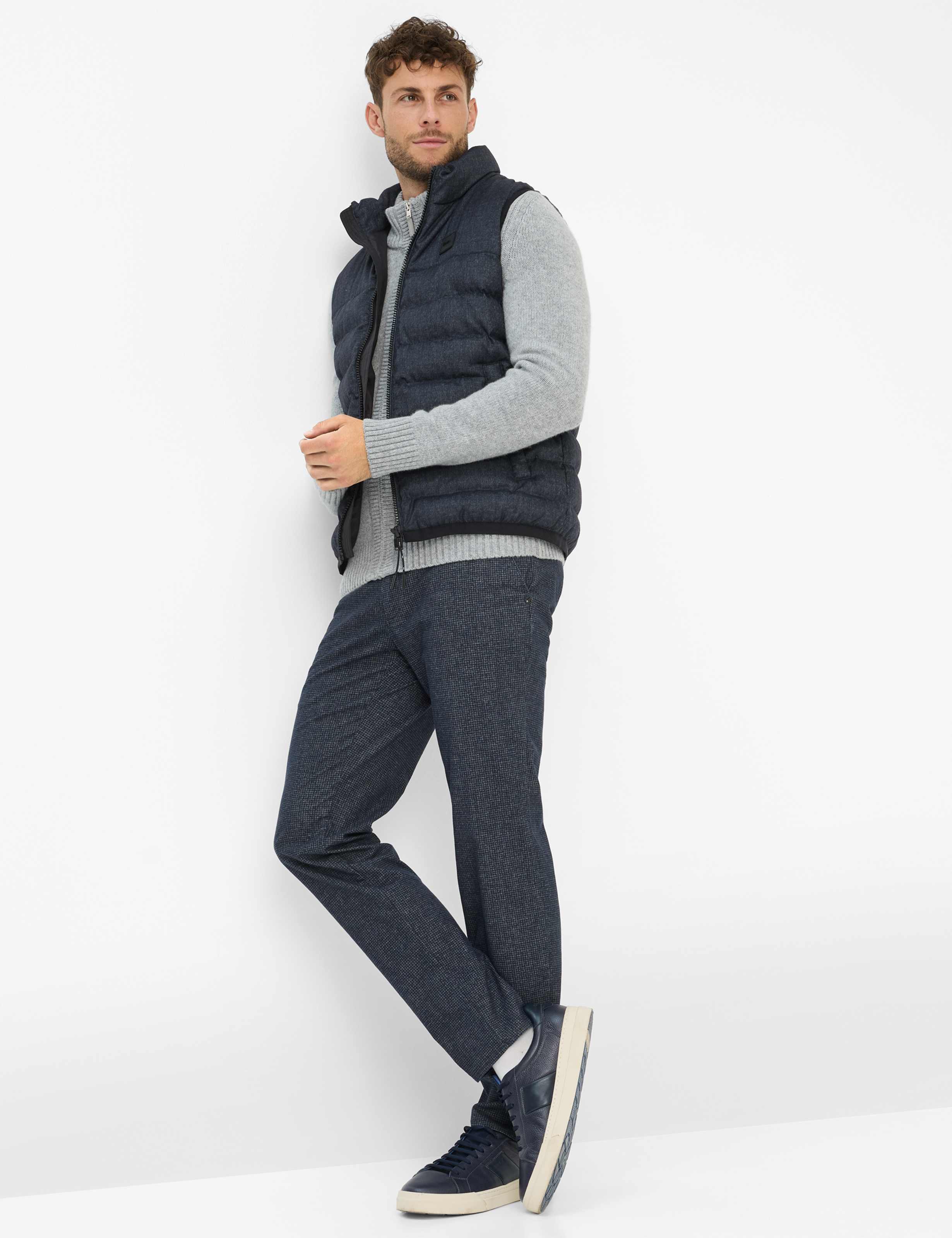 Herre Style FABIO Mørkeblå Modern Fit Model Outfit