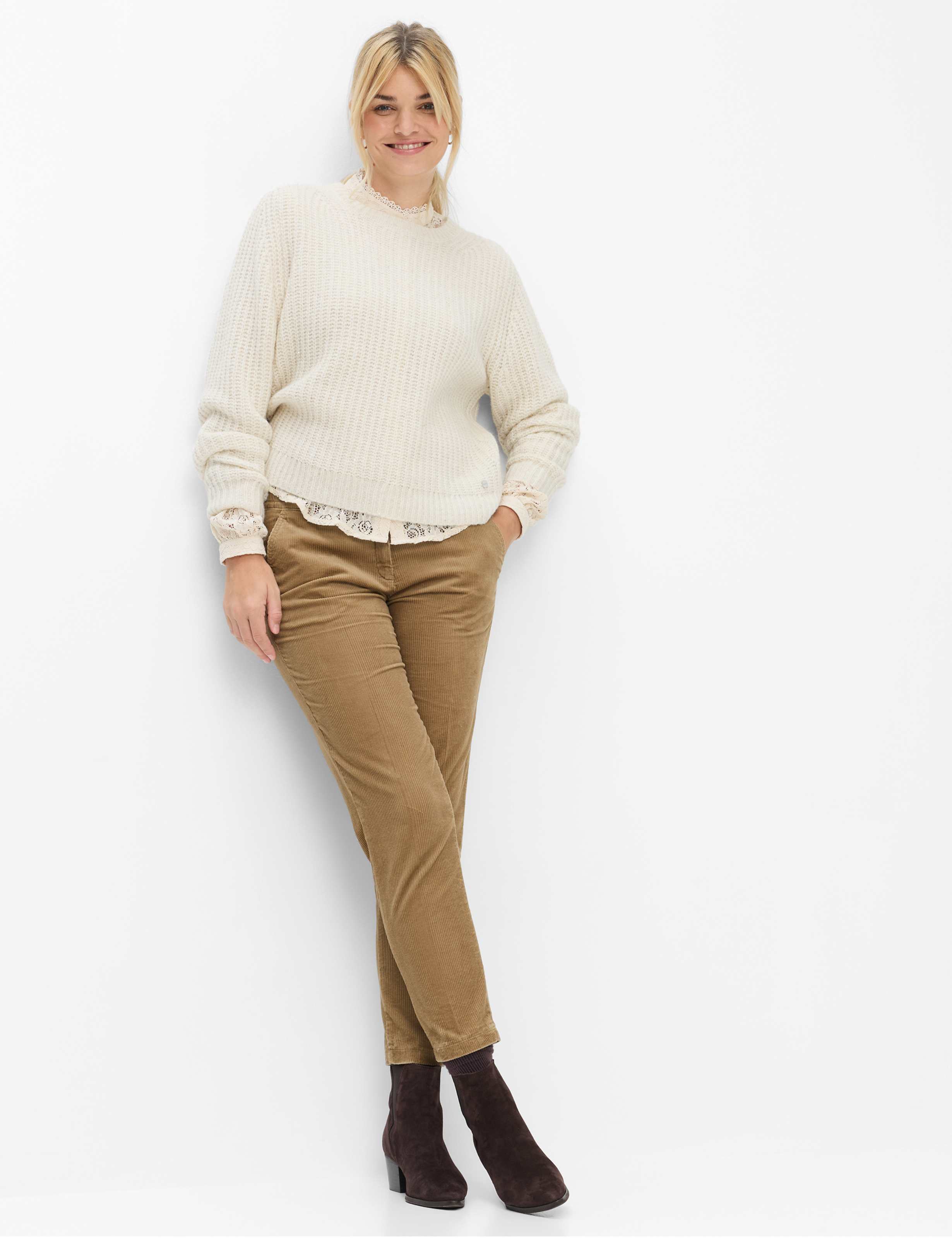 Women Style MARON S Light Brown Regular Fit Model Outfit