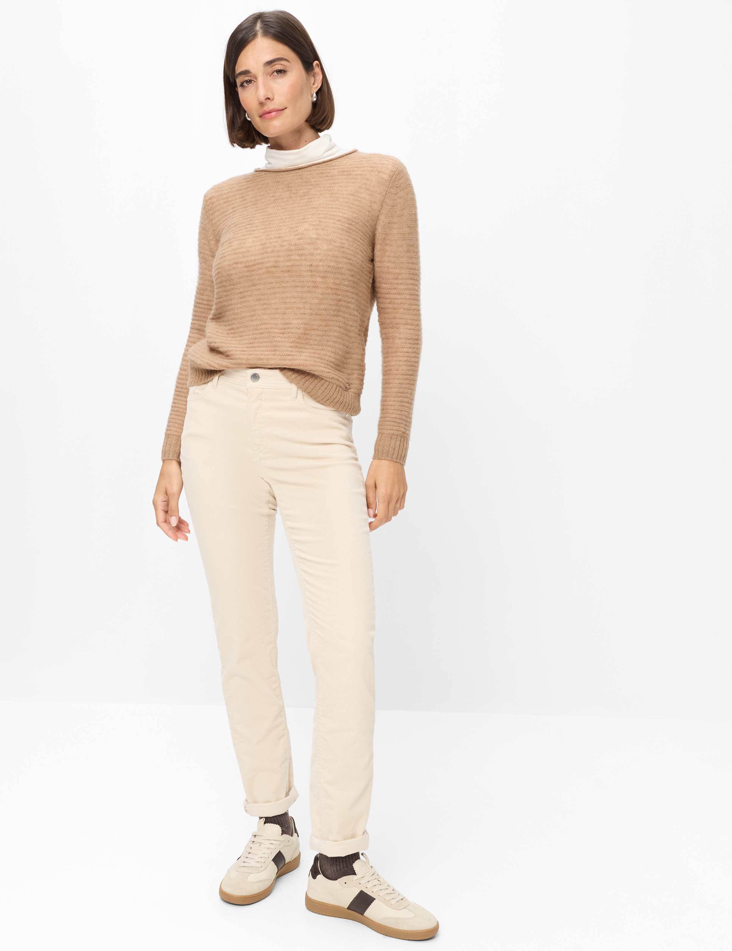 Women Style MARY Cream white Regular Fit Model Outfit