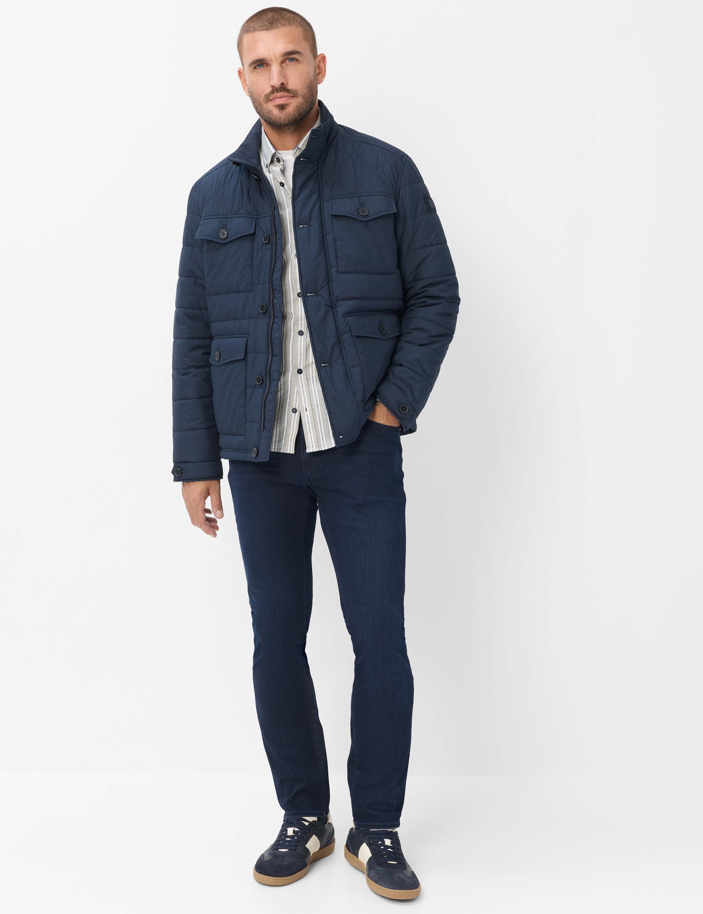 Herren Style CHUCK Denim Dunkelblau Modern Fit Model Outfit