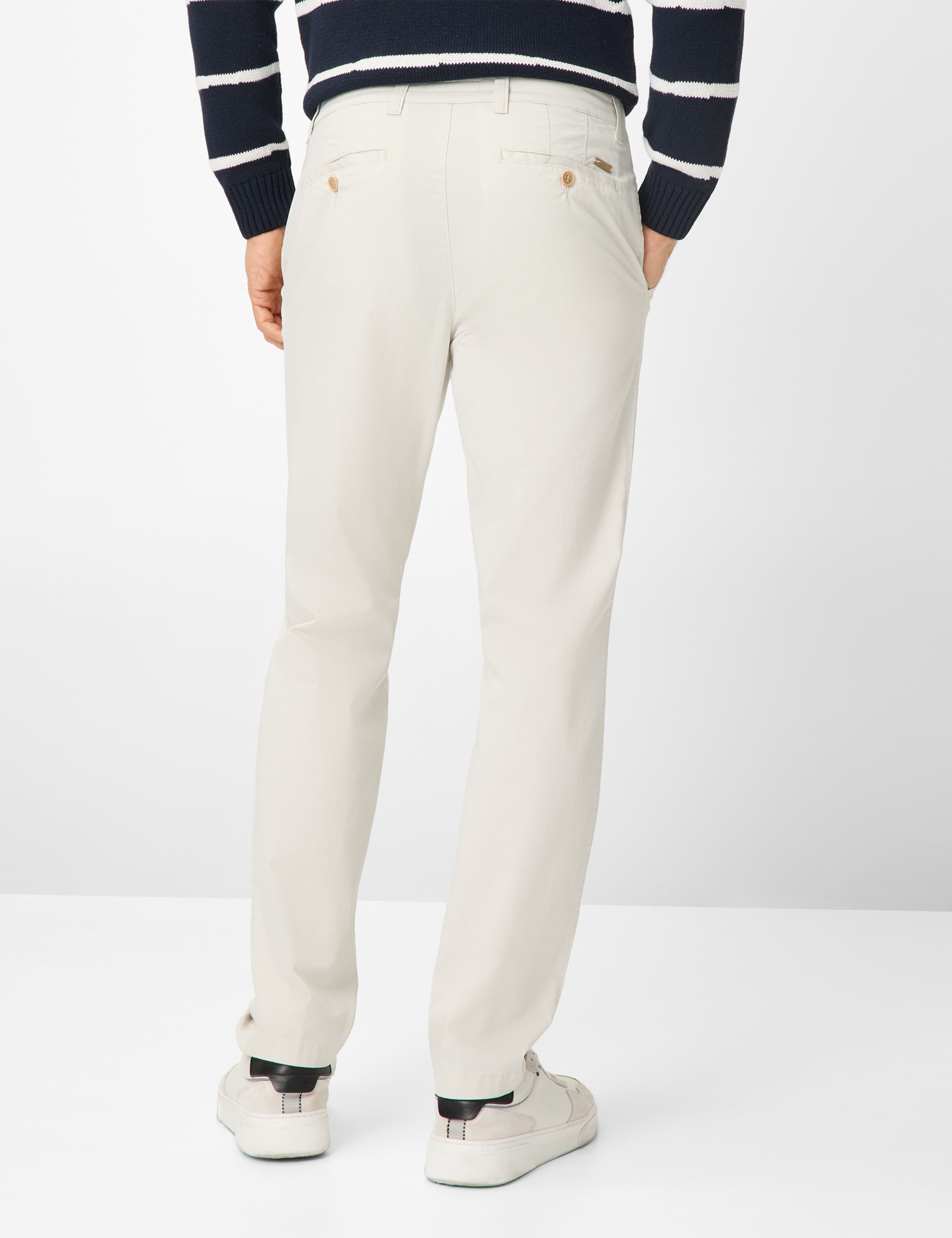 Herren Style JIM Hellbeige Regular Fit Model Rueck