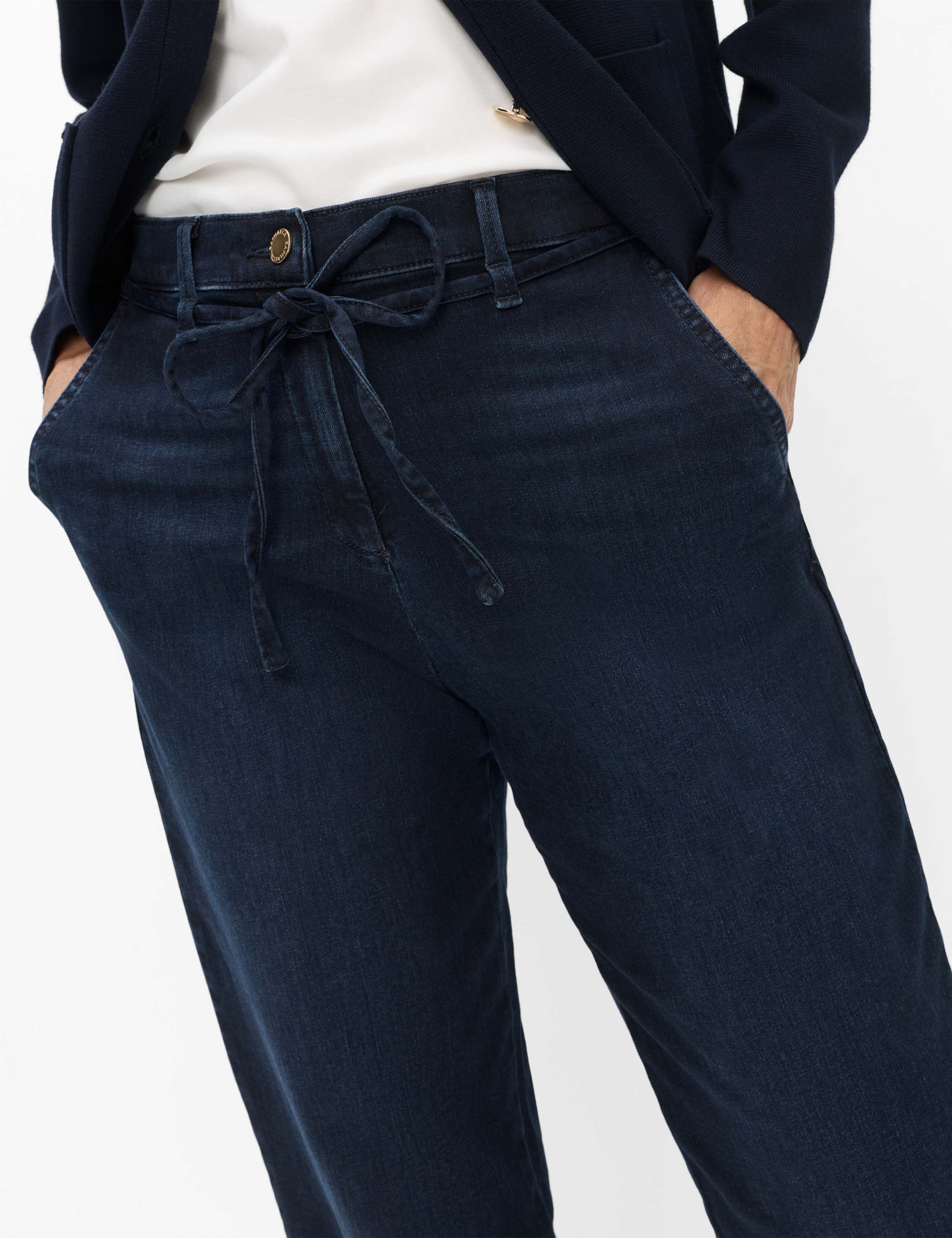 Damen Style CARRIE Denim Dunkelblau Comfort Plus Fit Detail 1