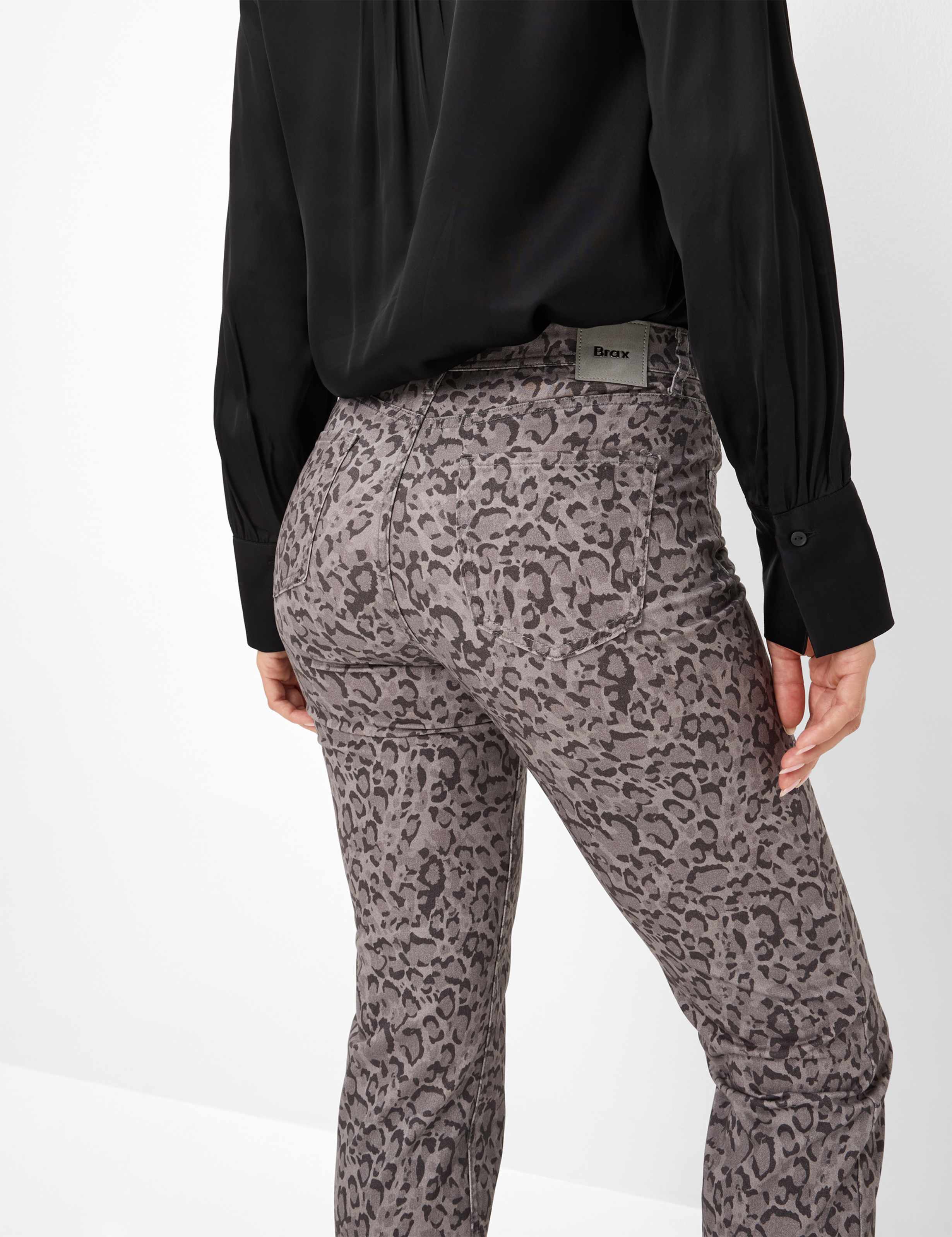 Damen Style MARY Grau Regular Fit Detail 2