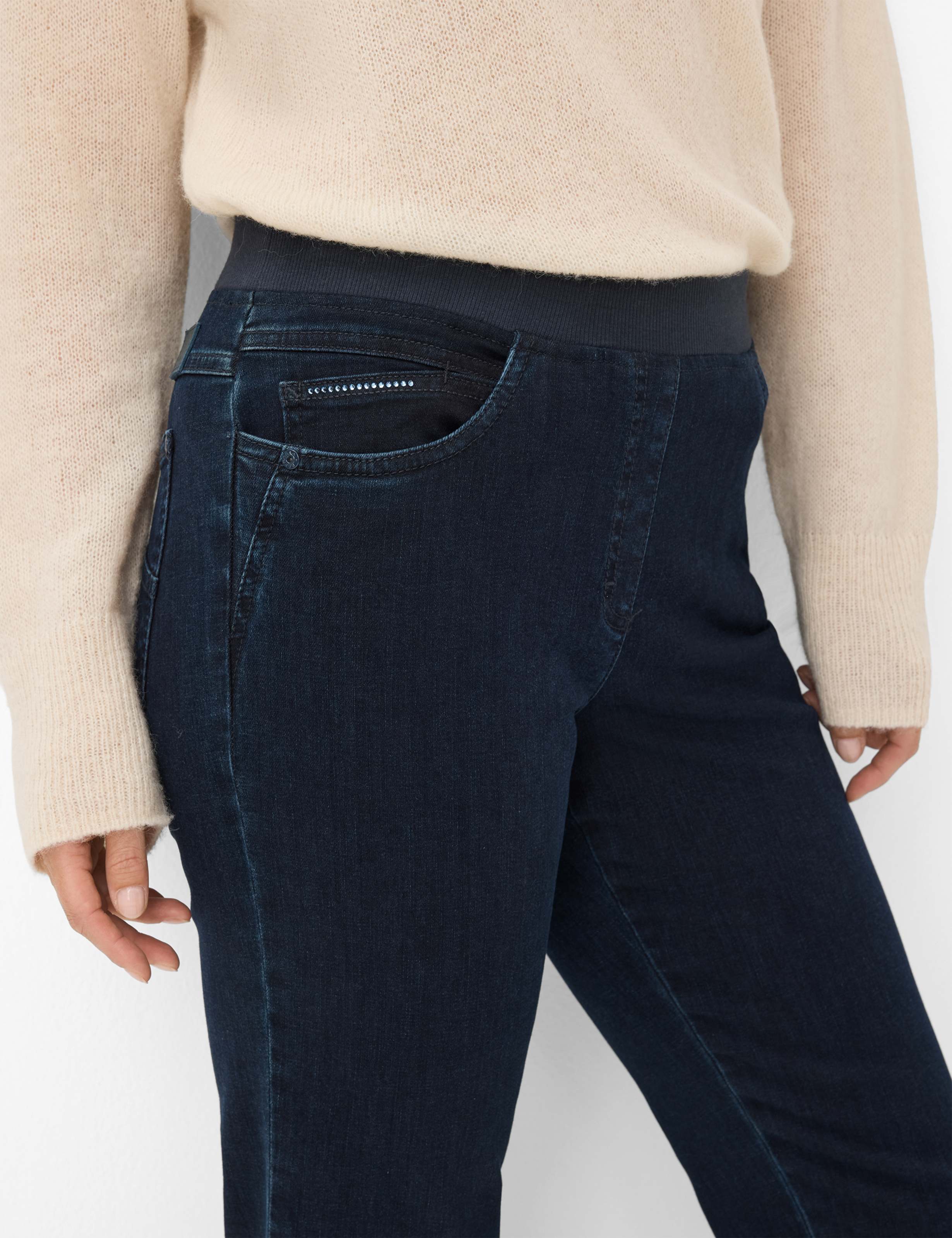 Femme Style CARINA Denim Bleu Foncé Comfort Plus Fit Détail 2