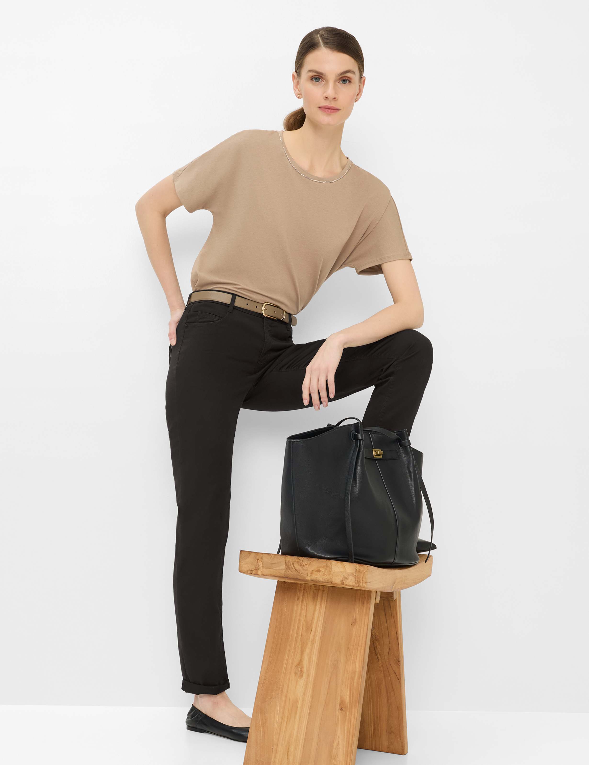 Women Style MARY Perma Black Regular Fit Detail 1