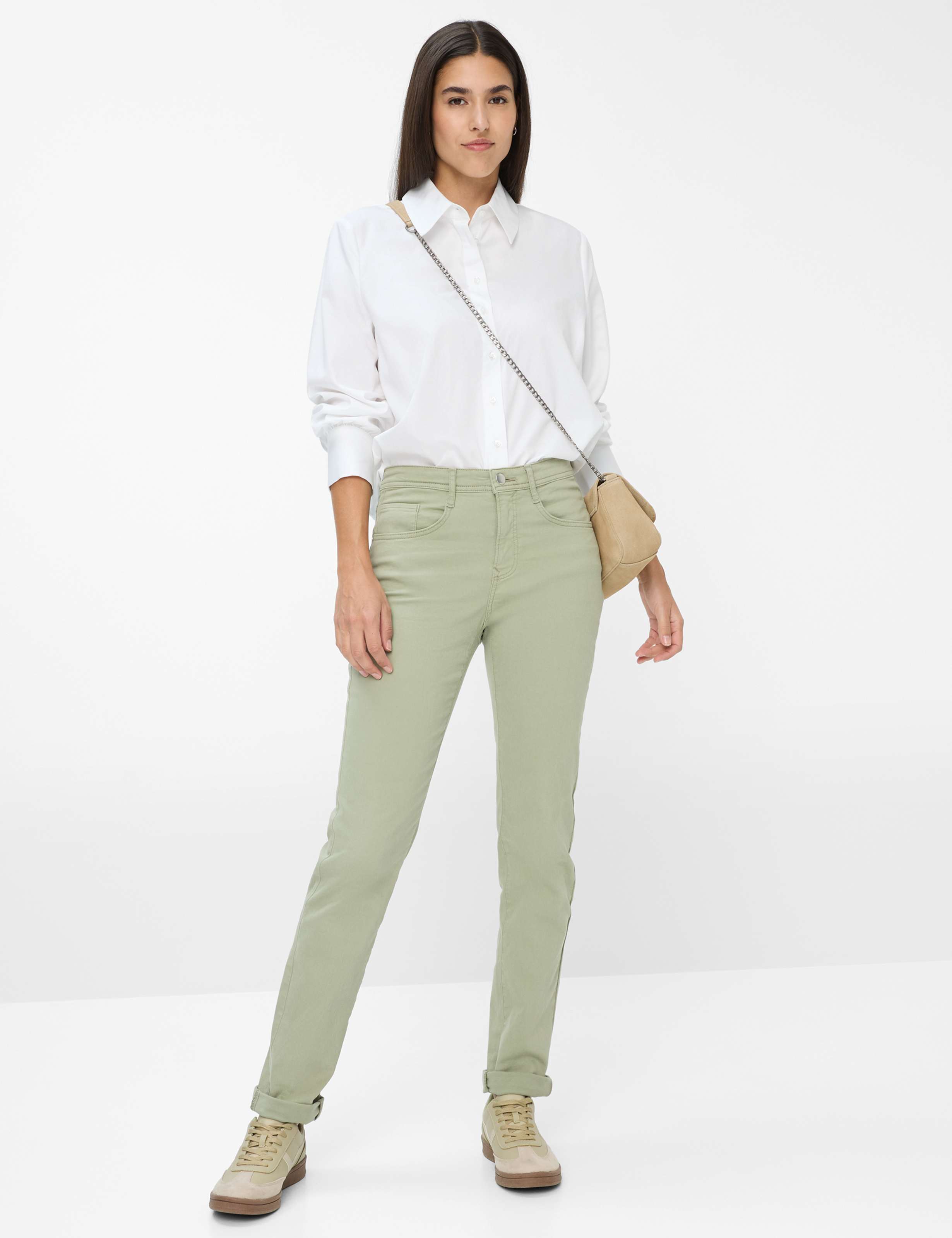Femme Style CAROLA Denim Vert Clair Feminine Fit Tenue du mannequin