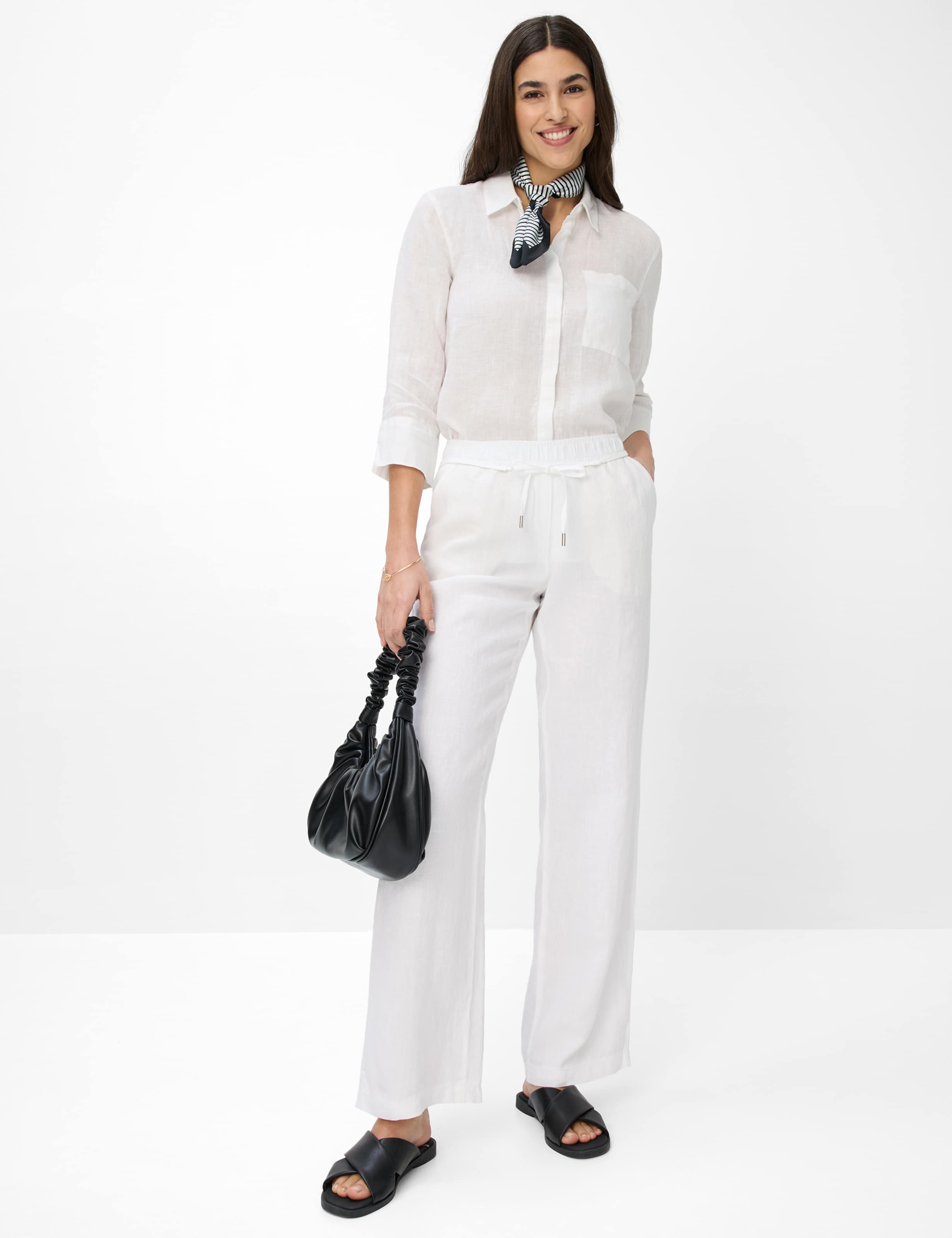Women Style FARINA White Wide Leg Model Outfit